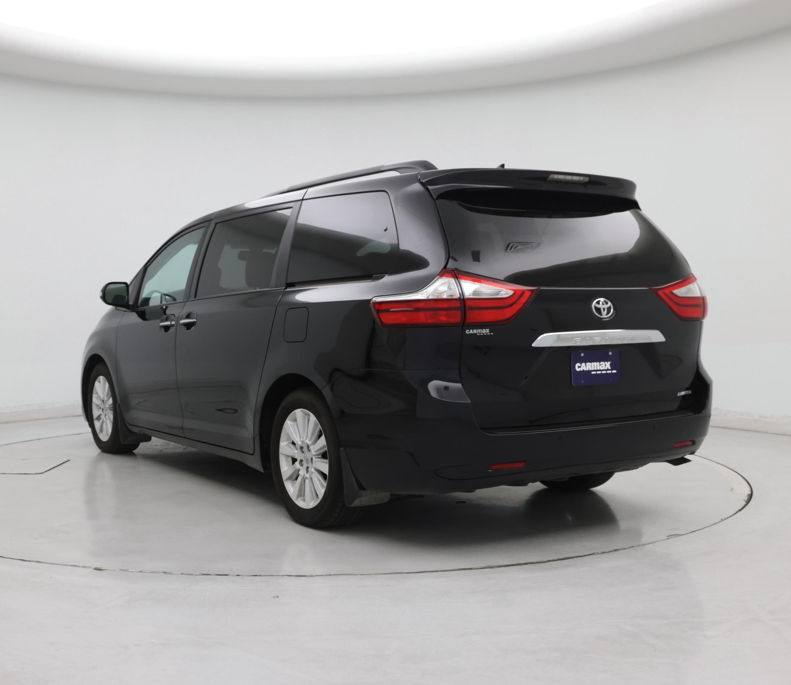 Thumbnail: 2016 Toyota Sienna - 2