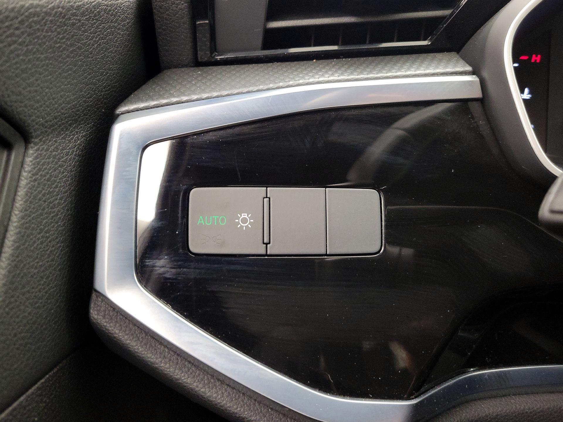 Thumbnail: 2021 Audi Q3 - 13