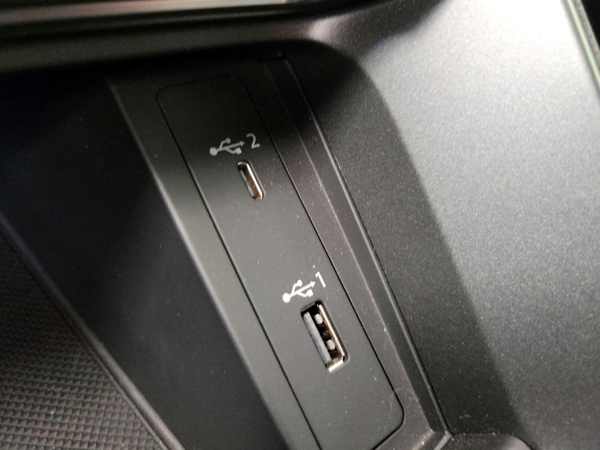 Thumbnail: 2021 Audi Q3 - 18