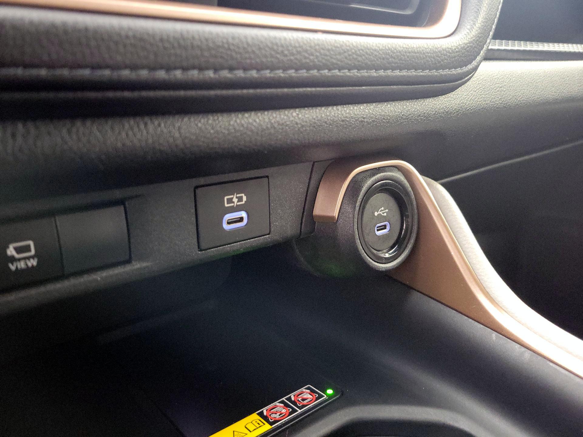 Thumbnail: 2024 Toyota Highlander - 18