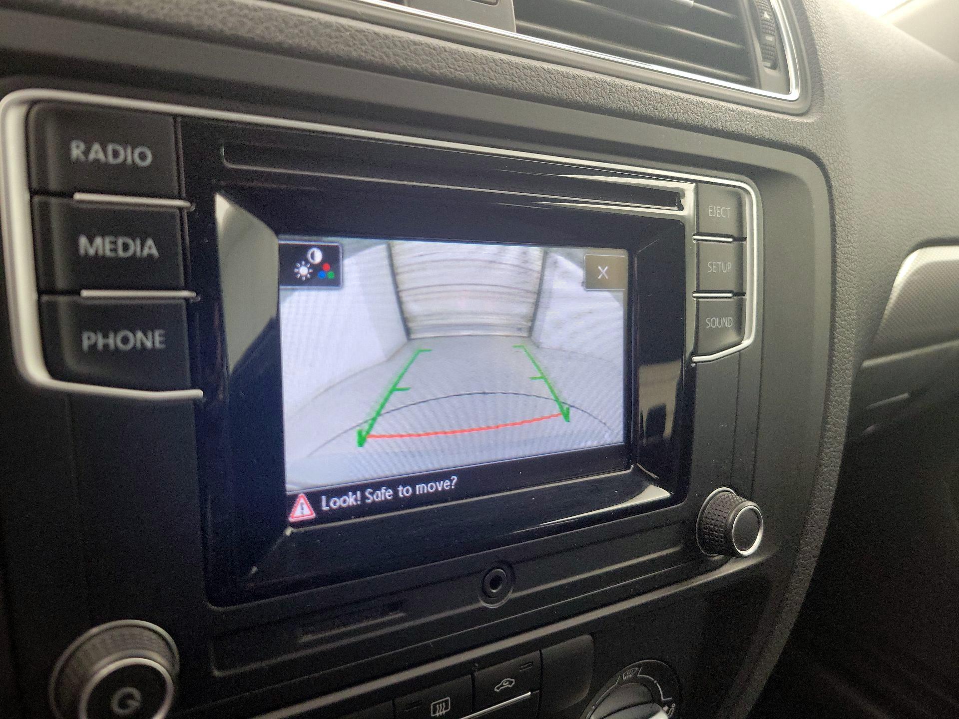 Thumbnail: 2017 Volkswagen Jetta - 14