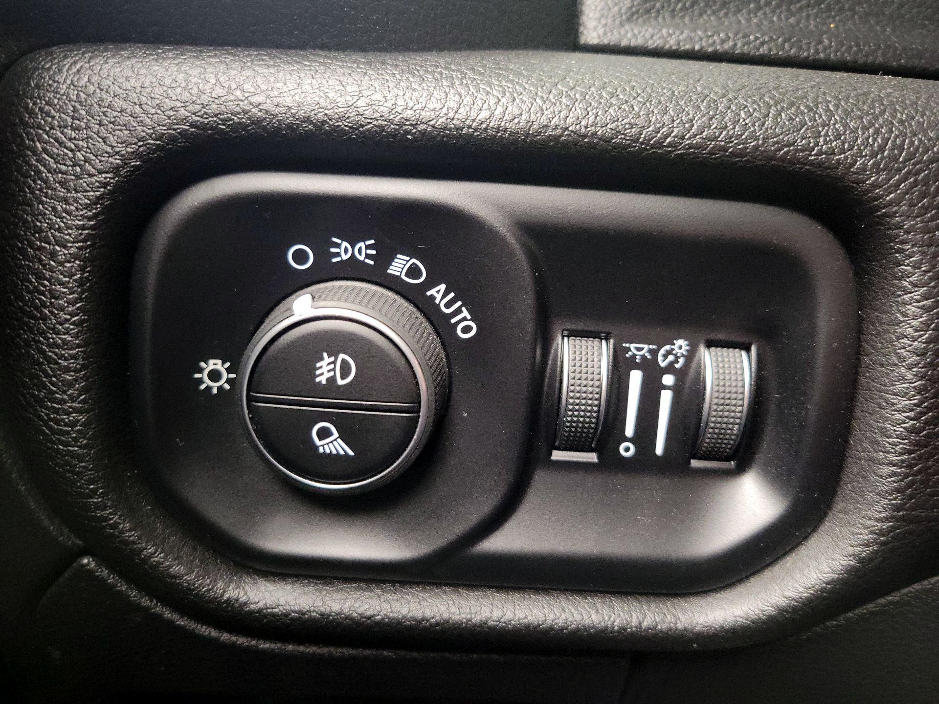 Thumbnail: 2025 RAM 1500 - 13