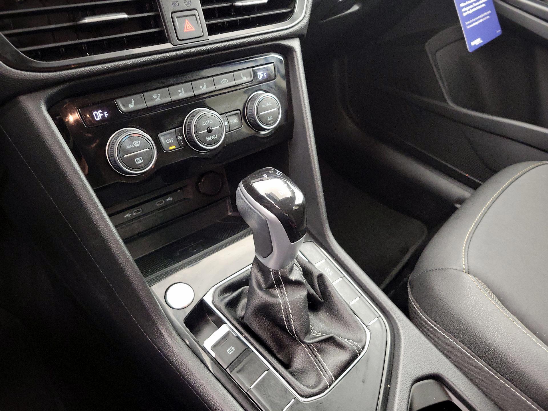 Thumbnail: 2024 Volkswagen Taos - 17