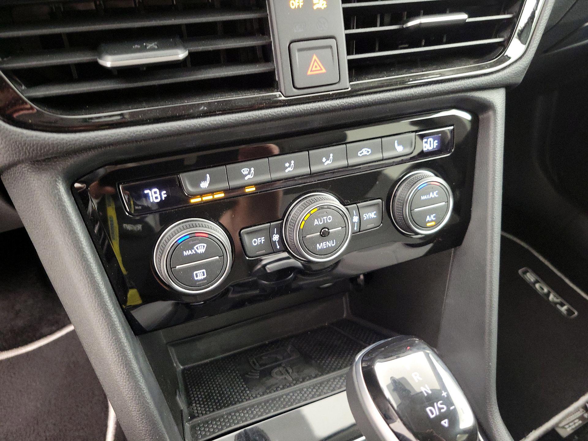 Thumbnail: 2024 Volkswagen Taos - 16