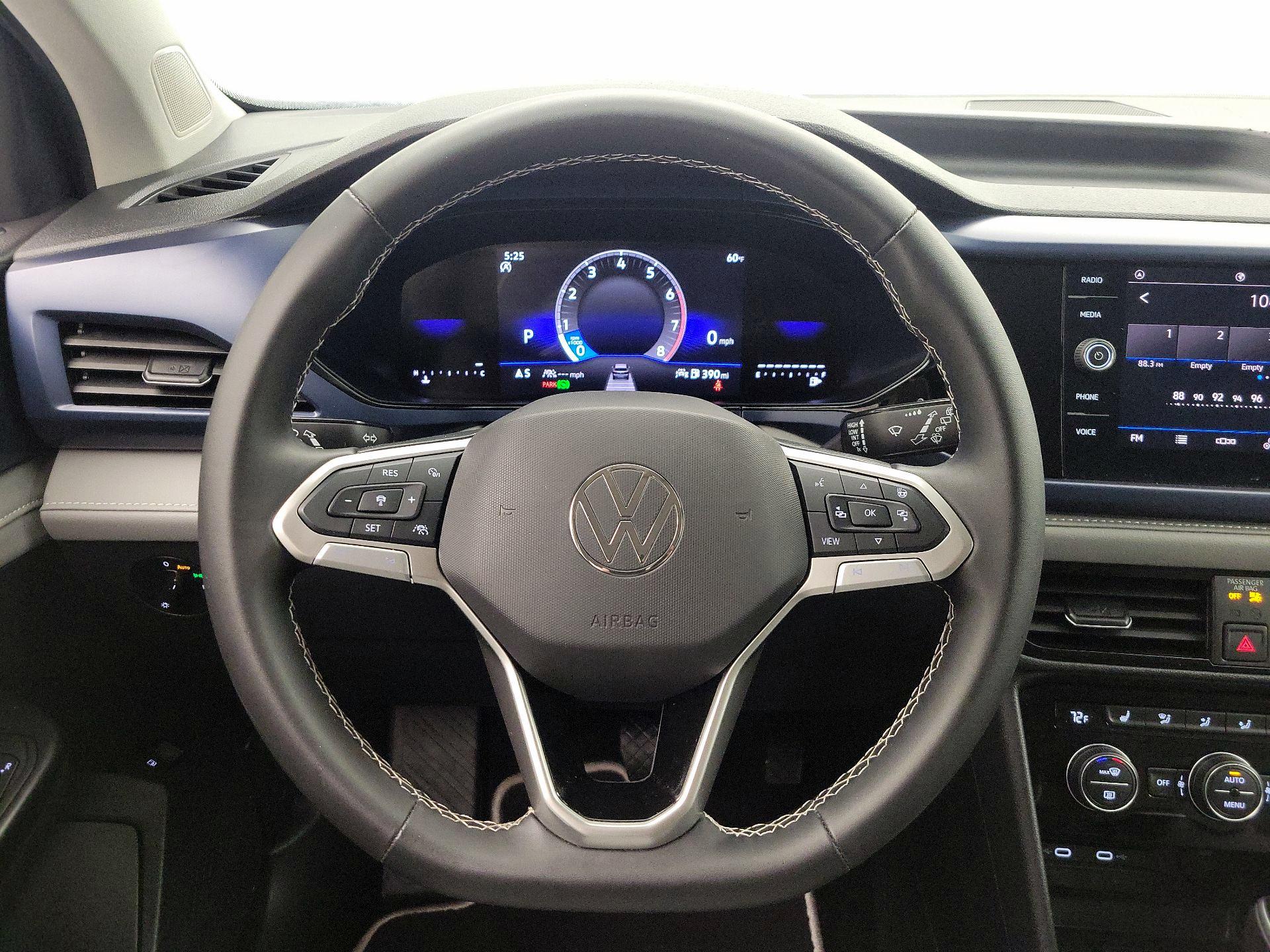 Thumbnail: 2024 Volkswagen Taos - 10