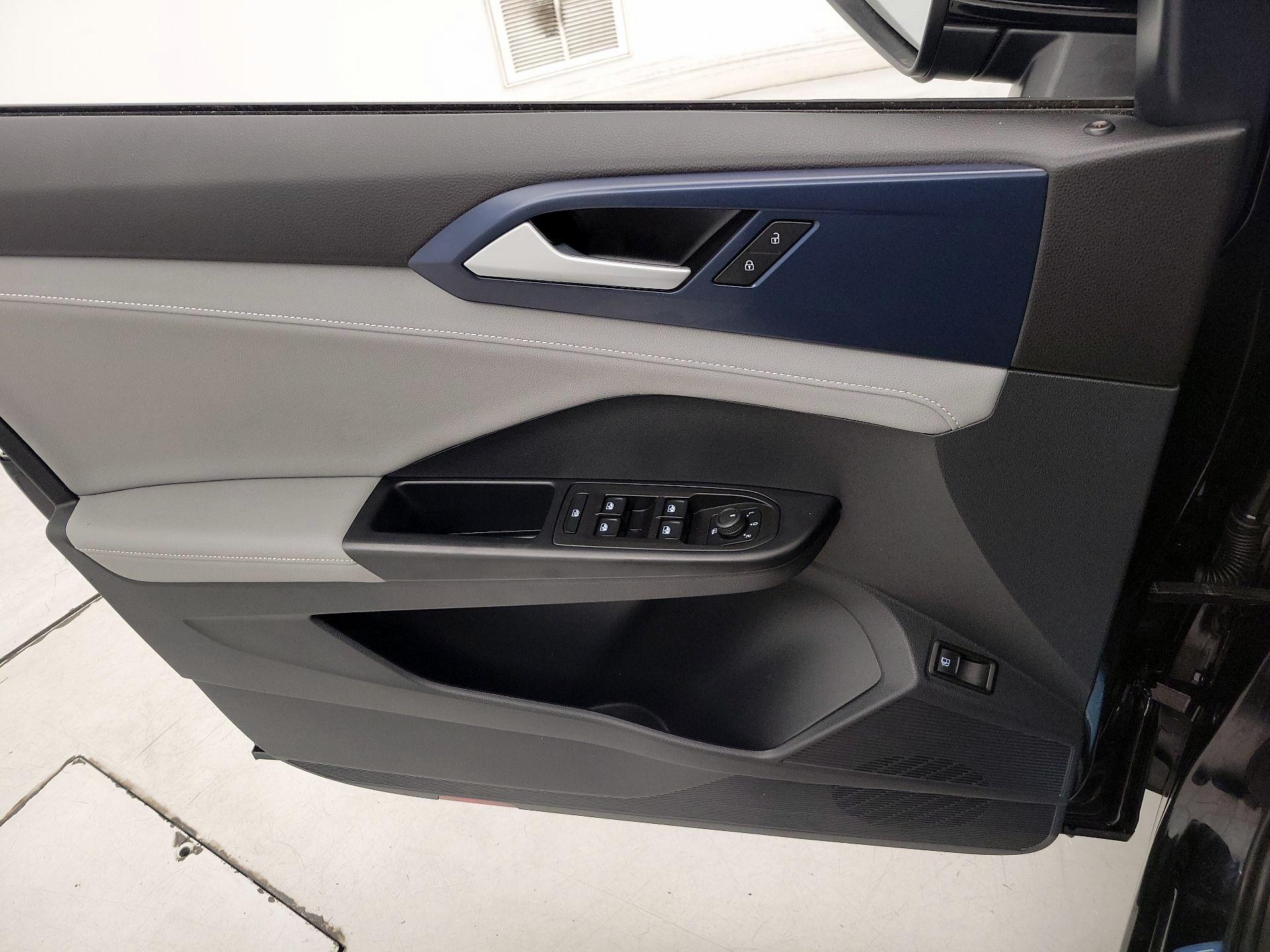 Thumbnail: 2024 Volkswagen Taos - 12