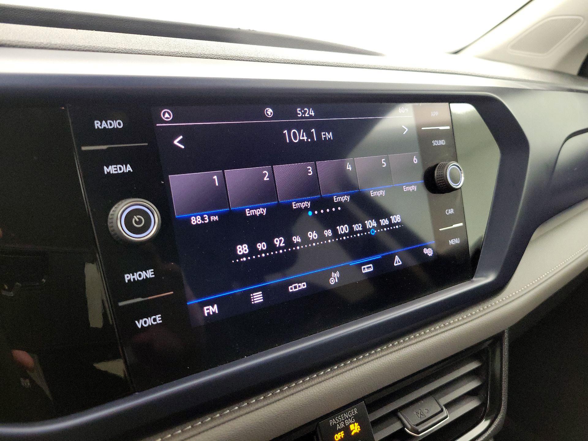 Thumbnail: 2024 Volkswagen Taos - 15