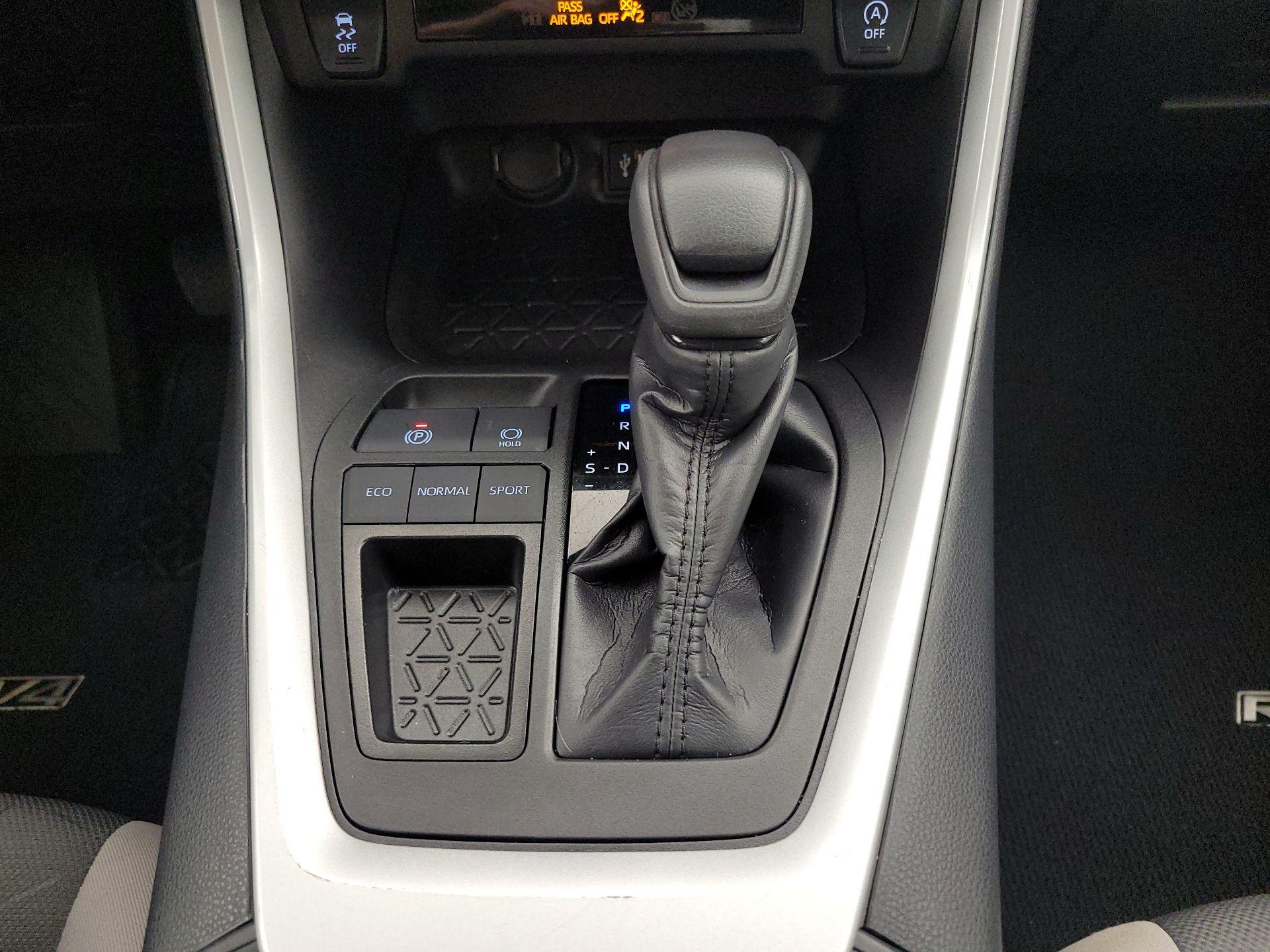 Thumbnail: 2024 Toyota RAV4 - 17