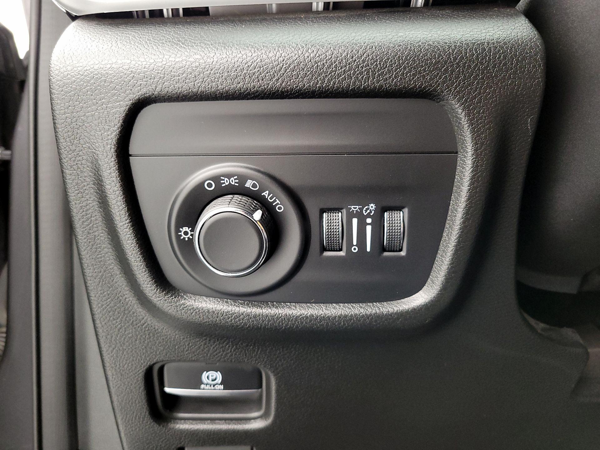 Thumbnail: 2023 Jeep Grand Cherokee - 13