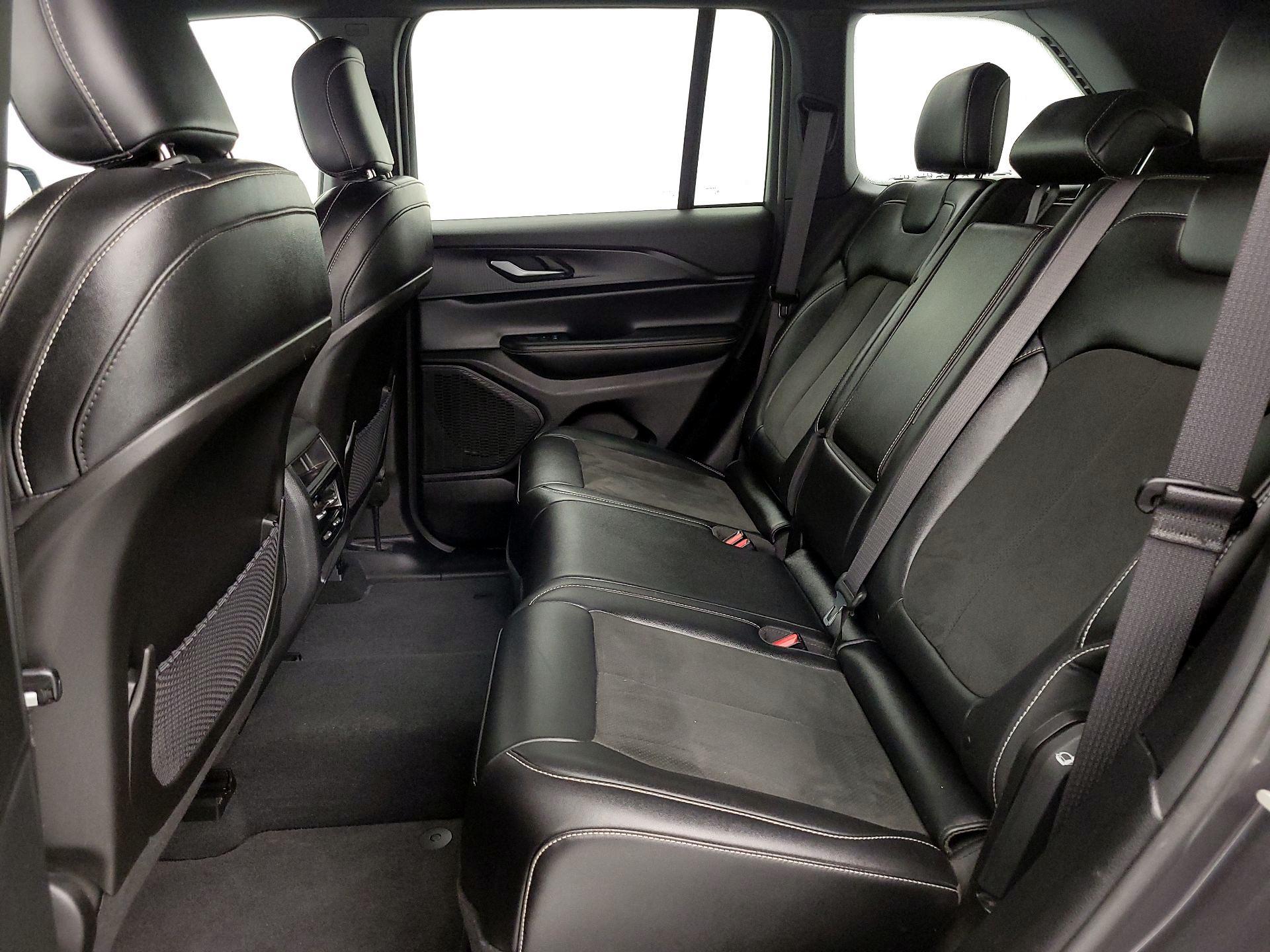 Thumbnail: 2023 Jeep Grand Cherokee - 19