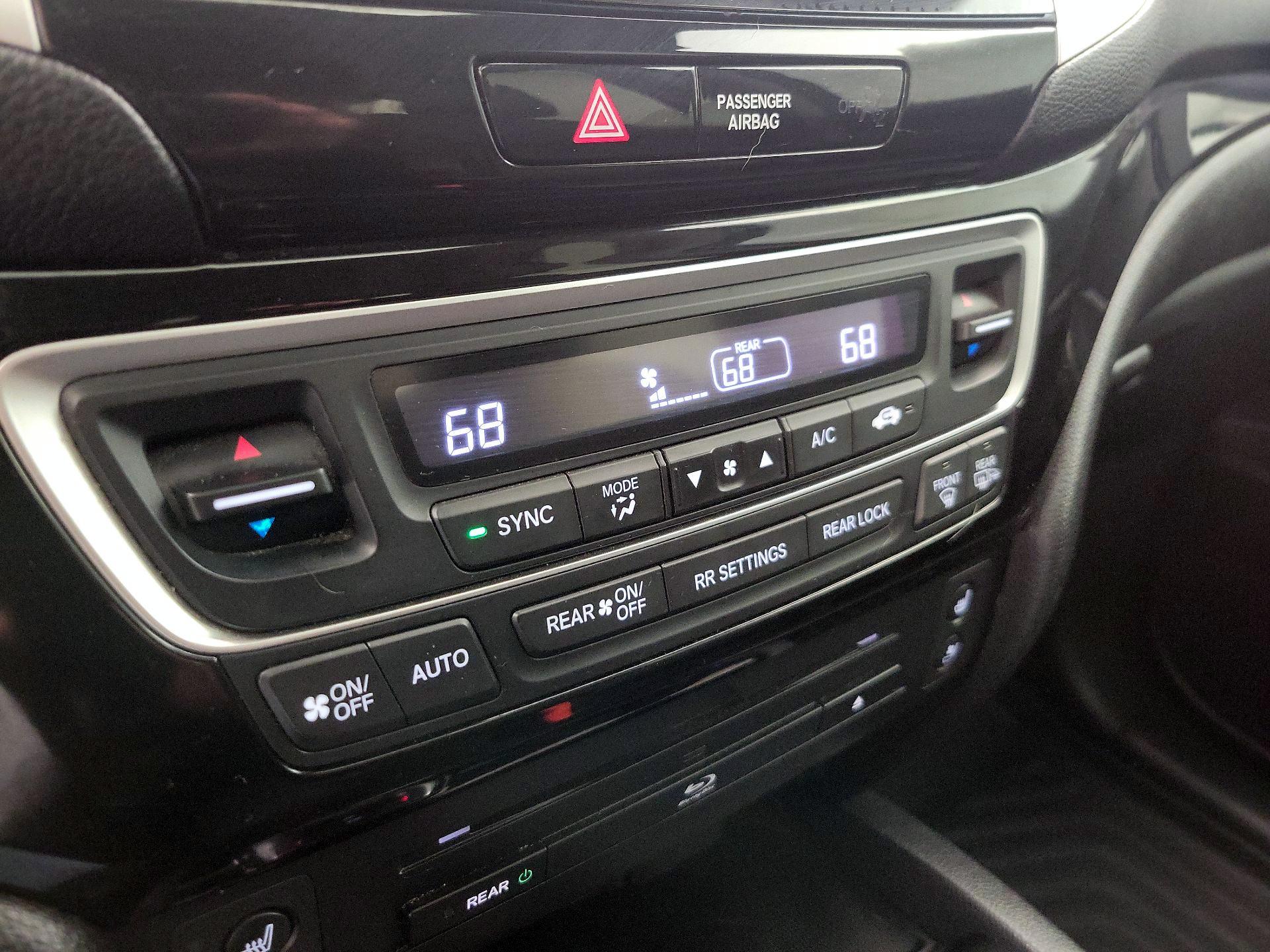 Thumbnail: 2016 Honda Pilot - 17