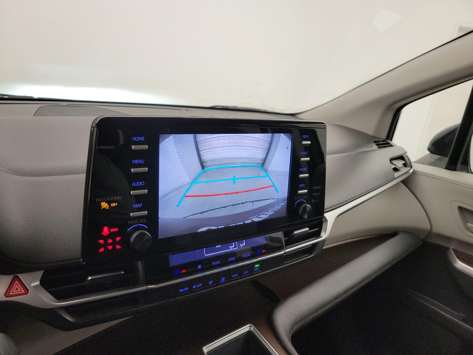 Thumbnail: 2022 Toyota Sienna - 14