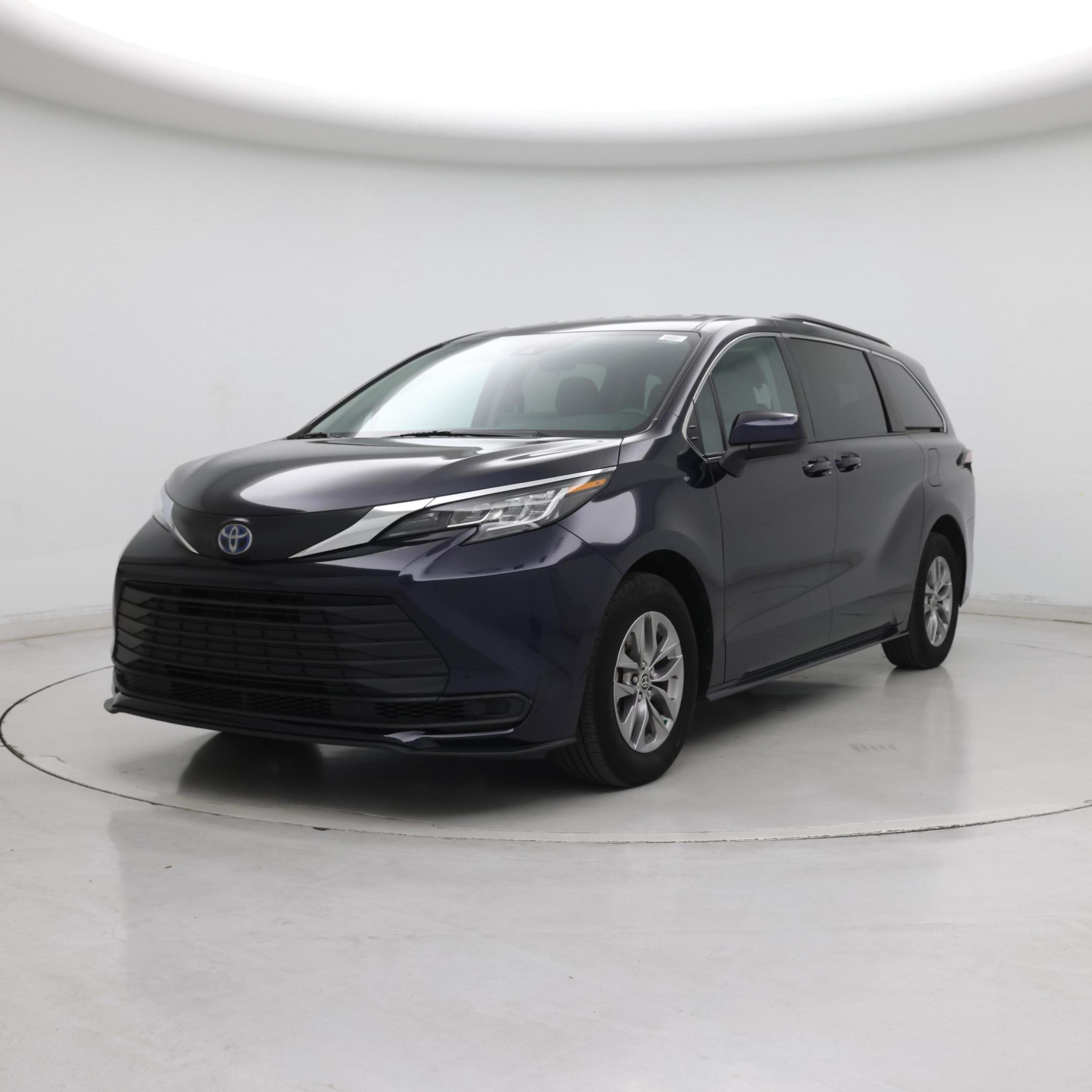 Thumbnail: 2022 Toyota Sienna - 4