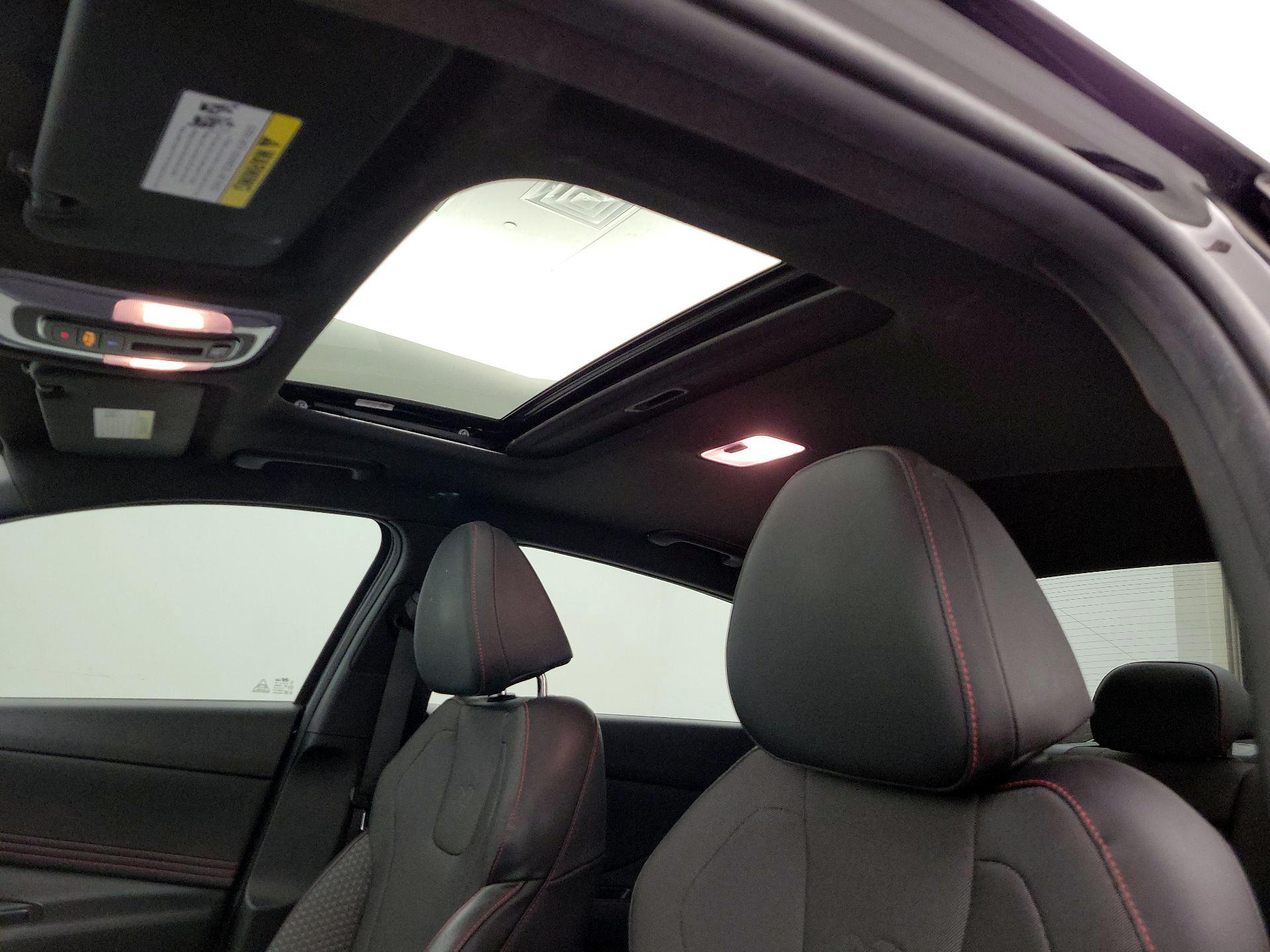 Thumbnail: 2022 Hyundai Elantra - 19