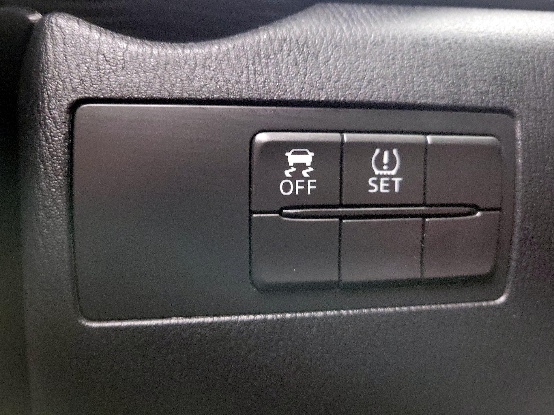 Thumbnail: 2018 Toyota Yaris iA - 13