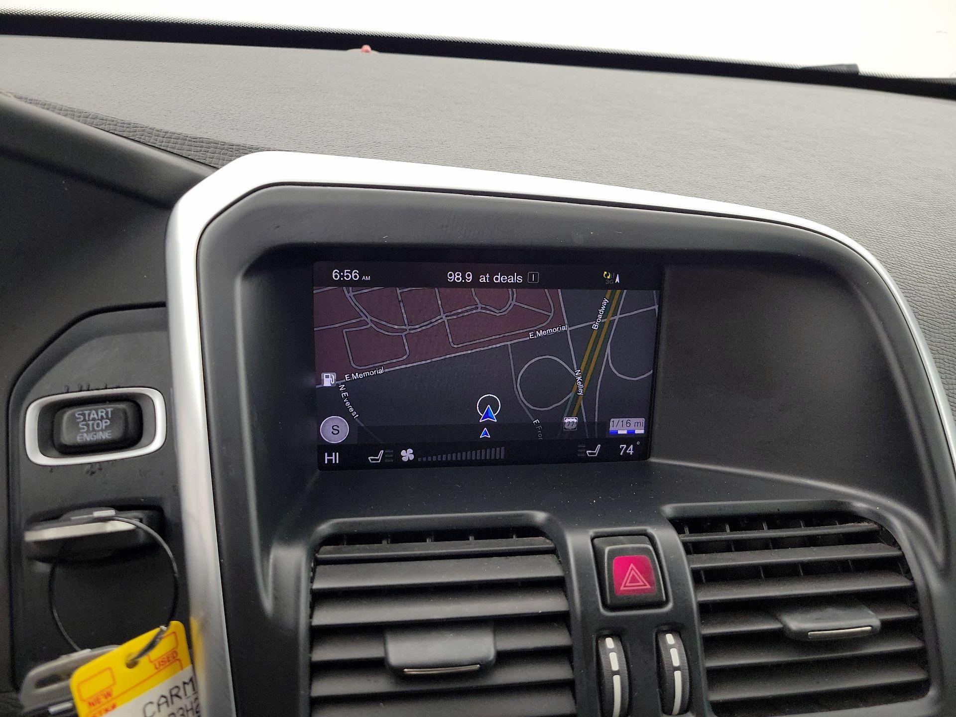 Thumbnail: 2017 Volvo XC60 - 14