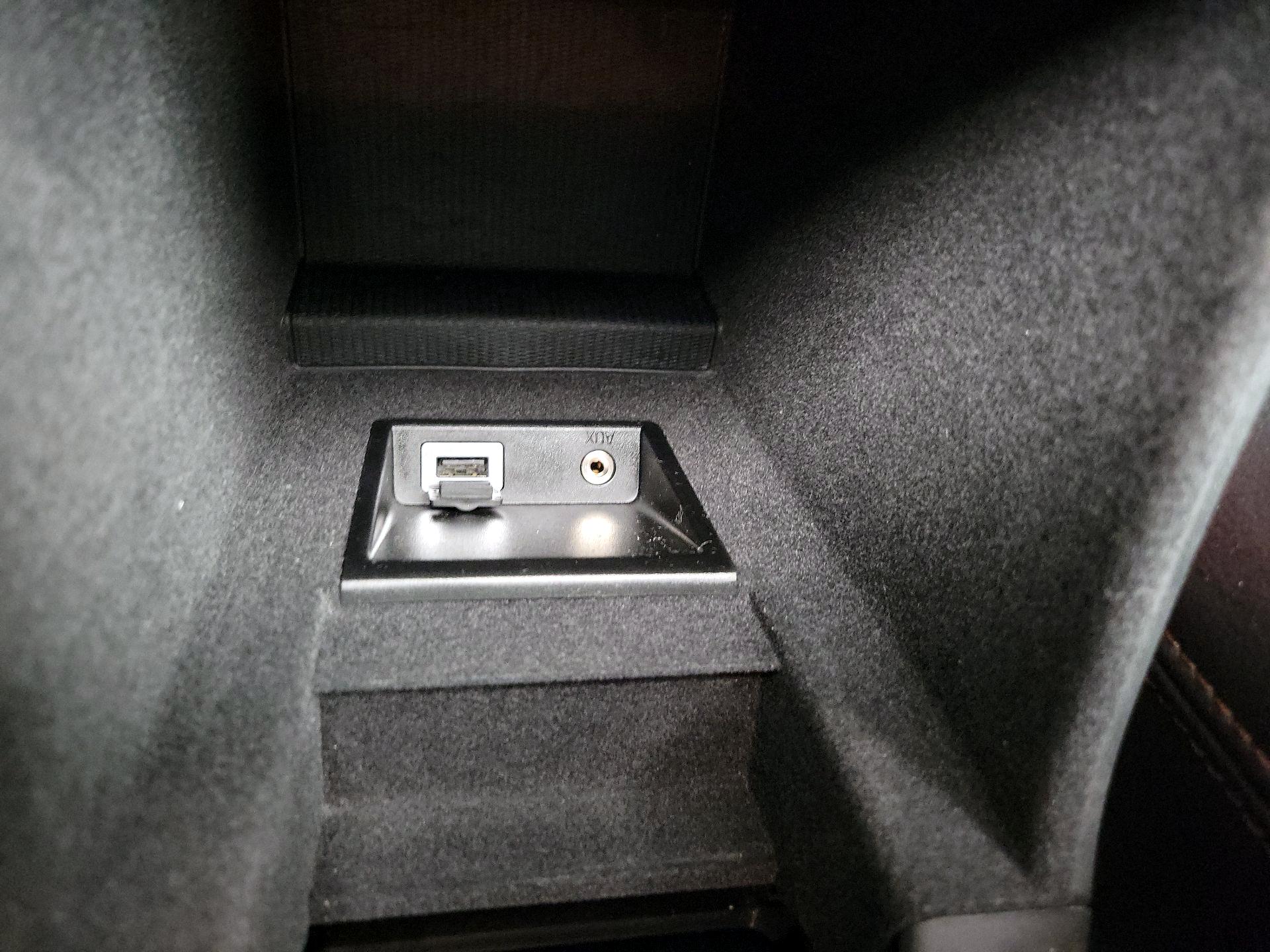 Thumbnail: 2017 Volvo XC60 - 19