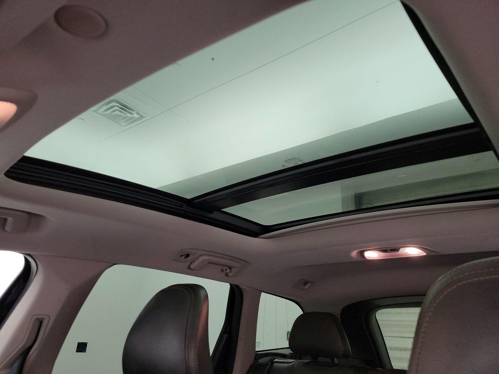 Thumbnail: 2017 Volvo XC60 - 20