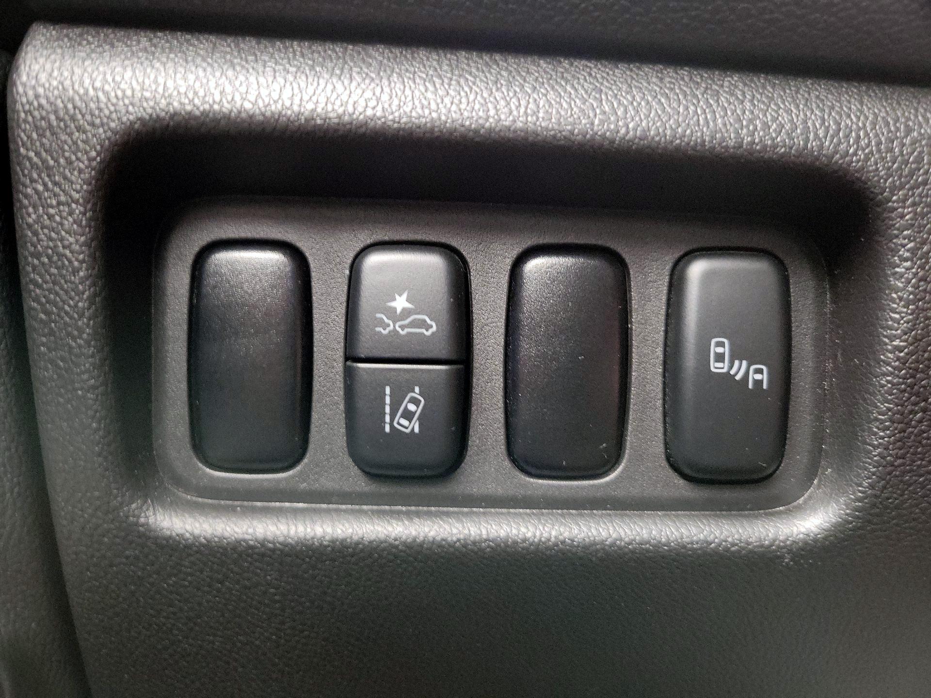 Thumbnail: 2024 Mitsubishi Outlander Sport - 13