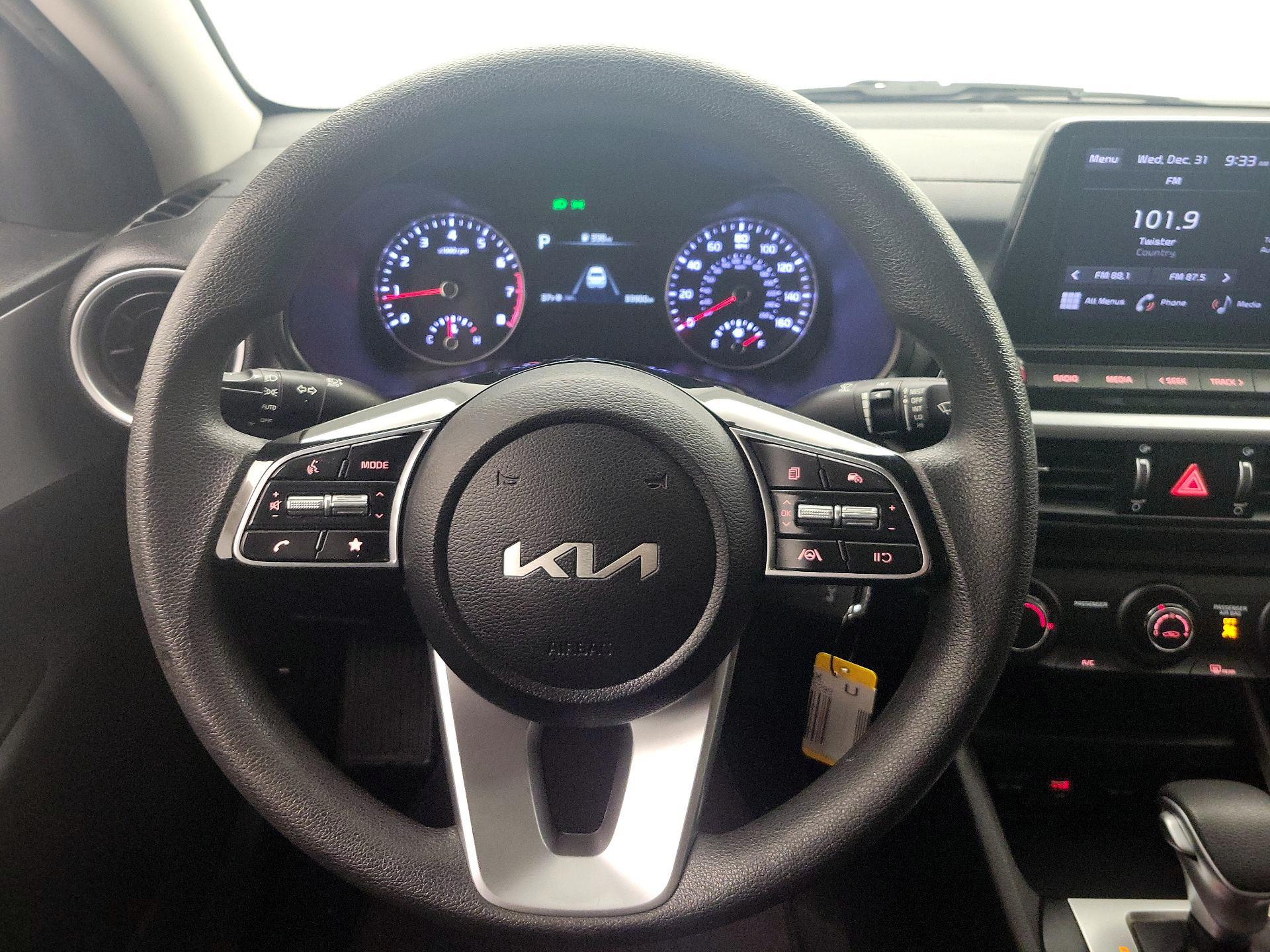 Thumbnail: 2023 Kia Forte - 10