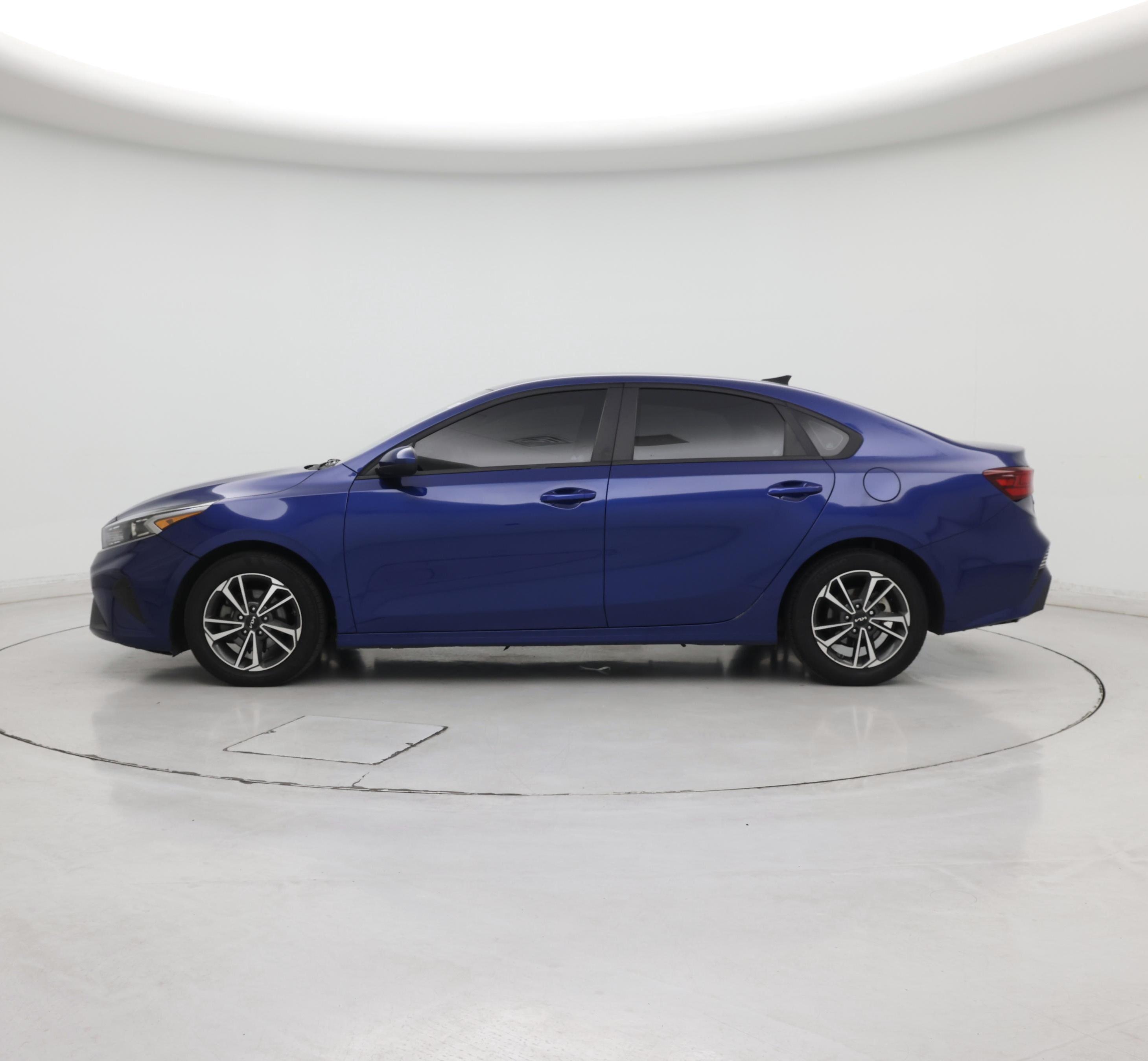 Thumbnail: 2023 Kia Forte - 3