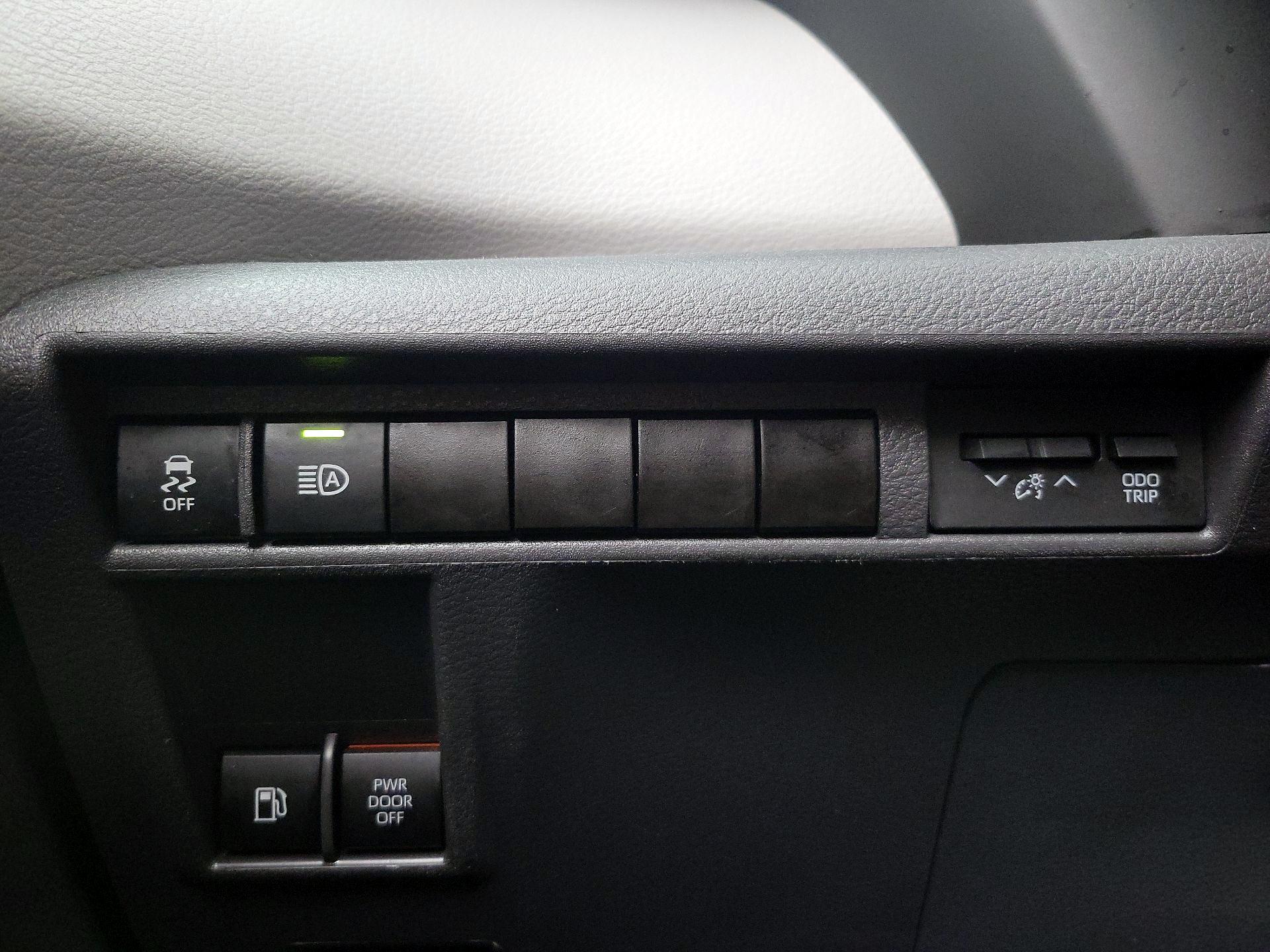 Thumbnail: 2024 Toyota Sienna - 13