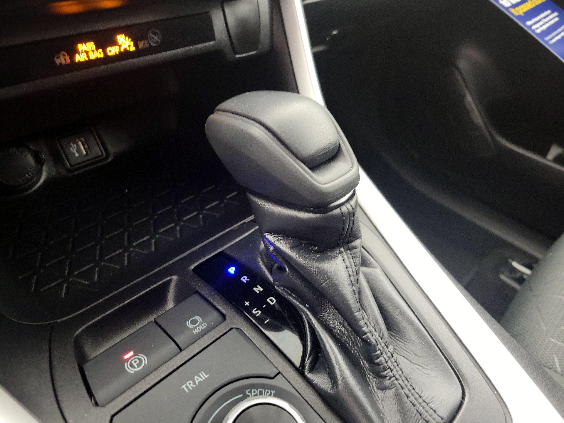 Thumbnail: 2023 Toyota RAV4 - 17