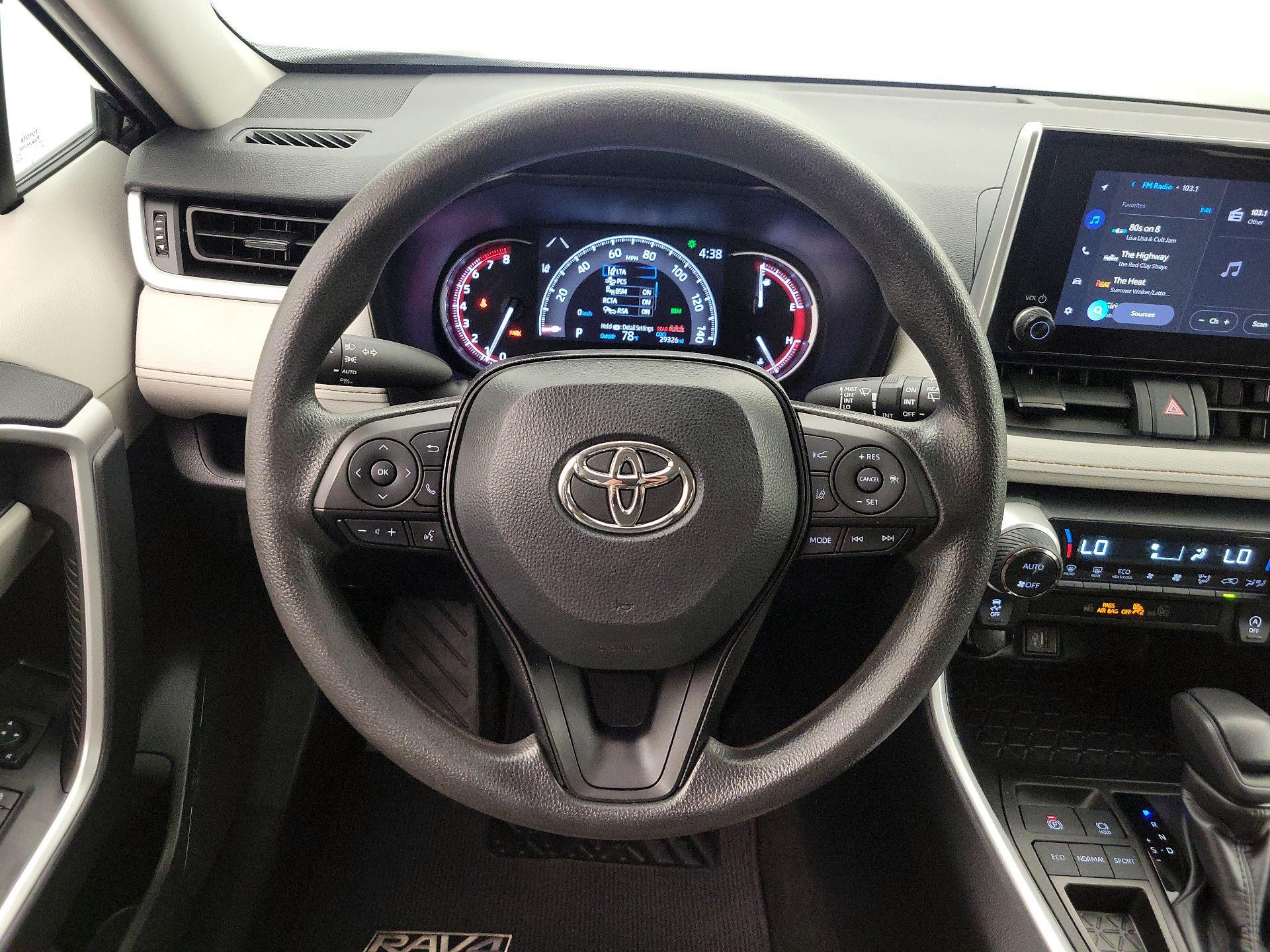 Thumbnail: 2024 Toyota RAV4 - 10