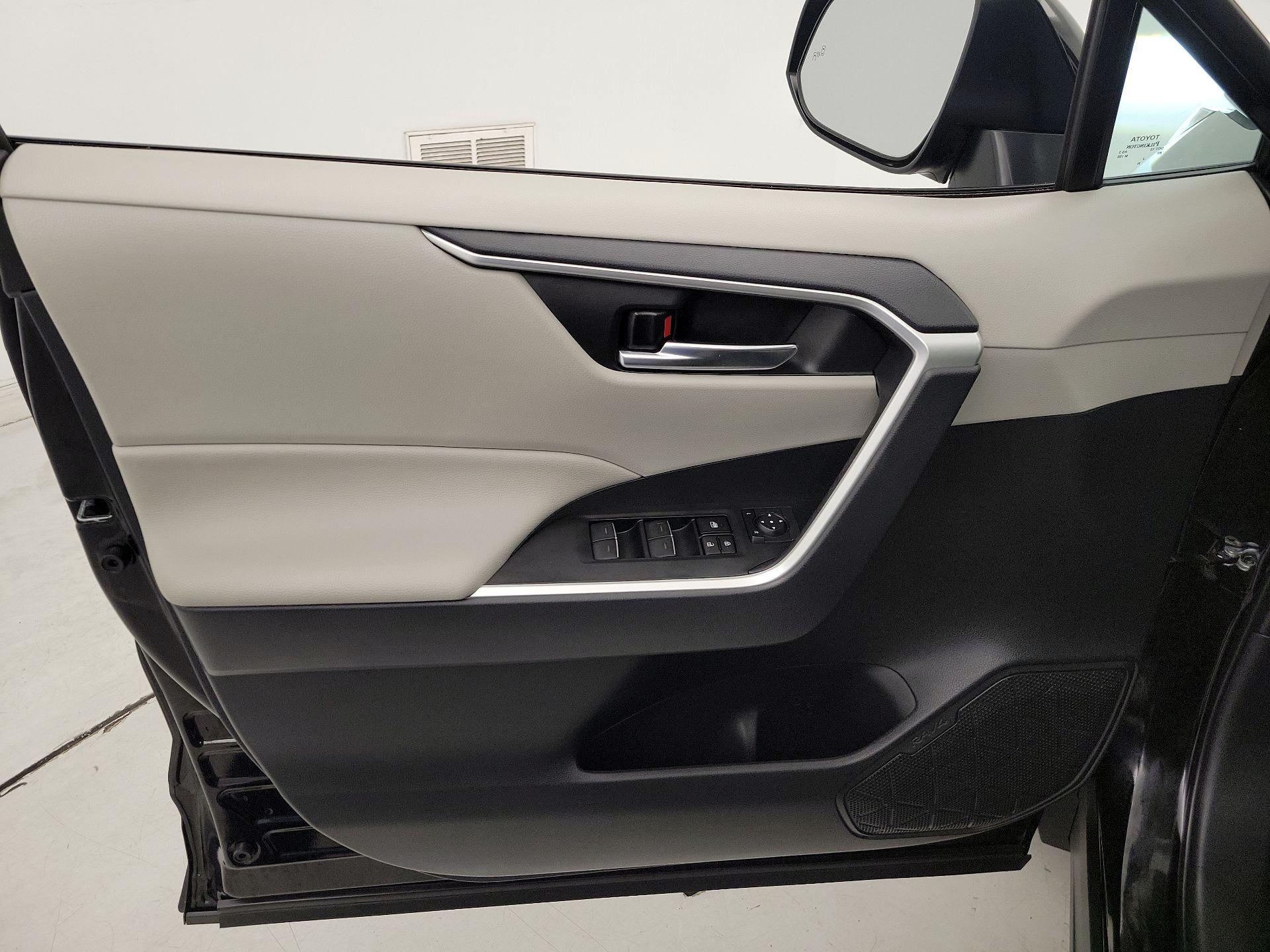 Thumbnail: 2024 Toyota RAV4 - 12