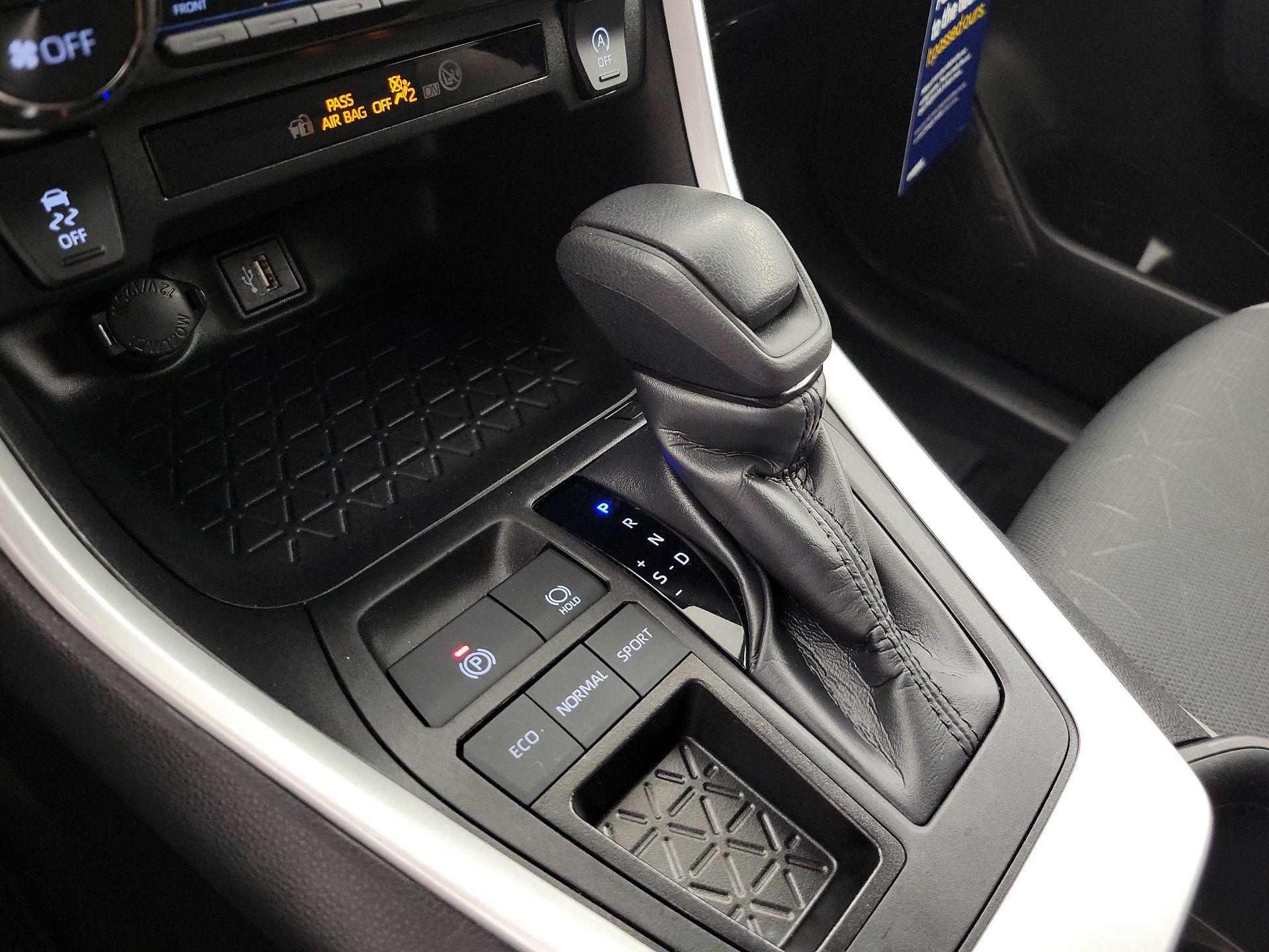 Thumbnail: 2024 Toyota RAV4 - 17