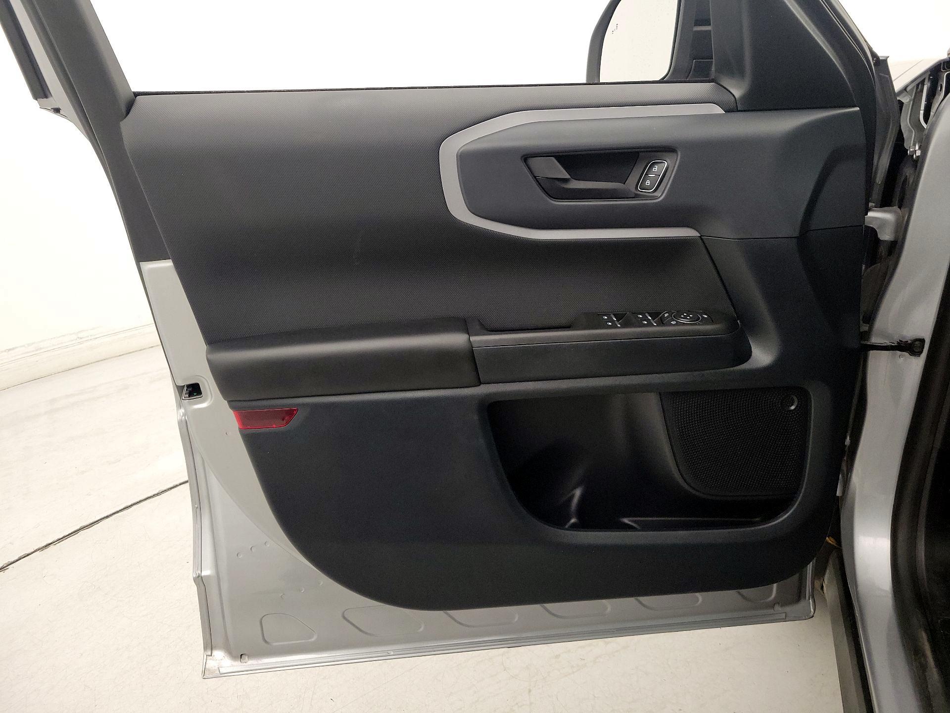 Thumbnail: 2022 Ford Bronco Sport - 12