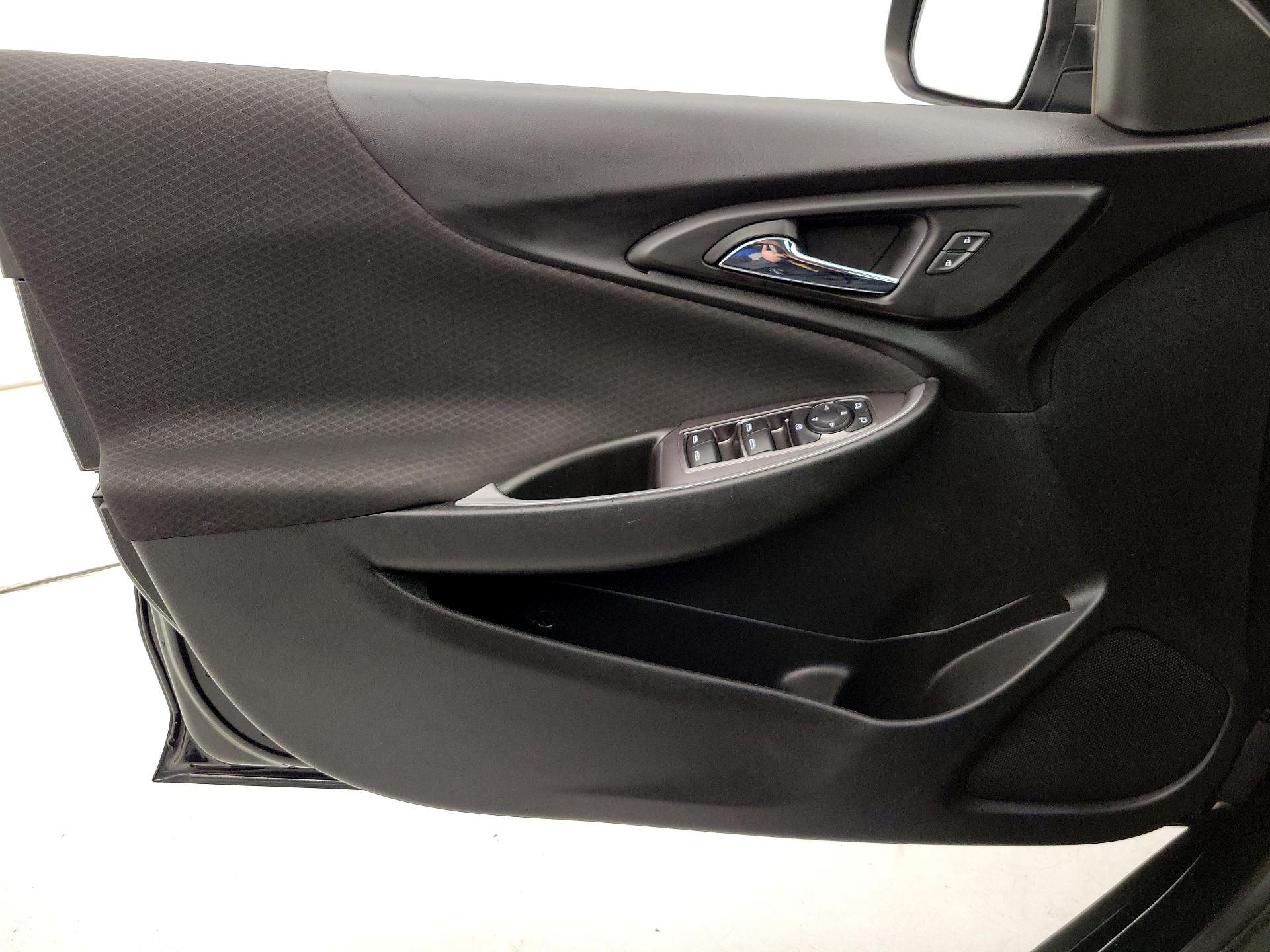 Thumbnail: 2021 Chevrolet Malibu - 12