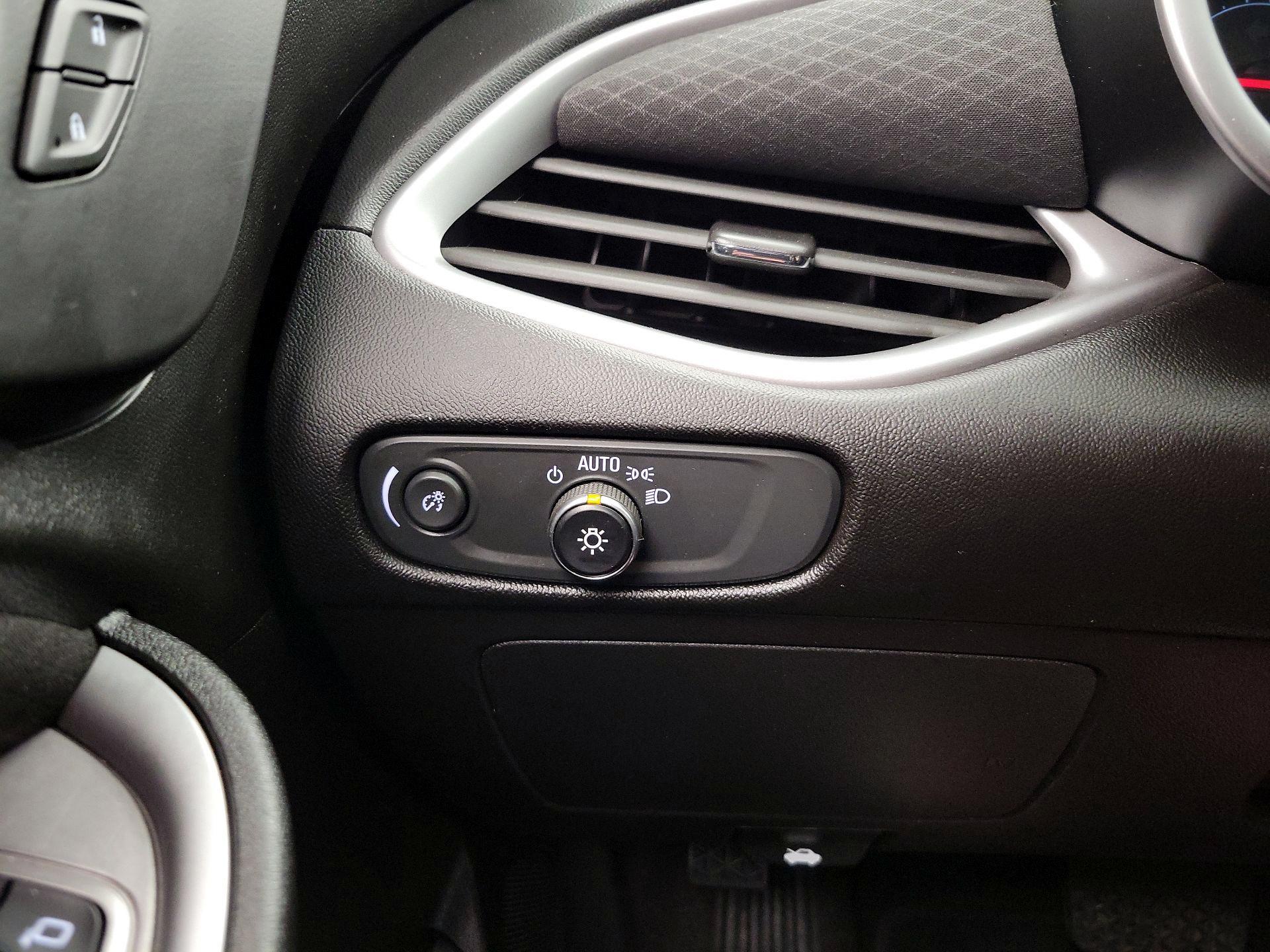 Thumbnail: 2021 Chevrolet Malibu - 13