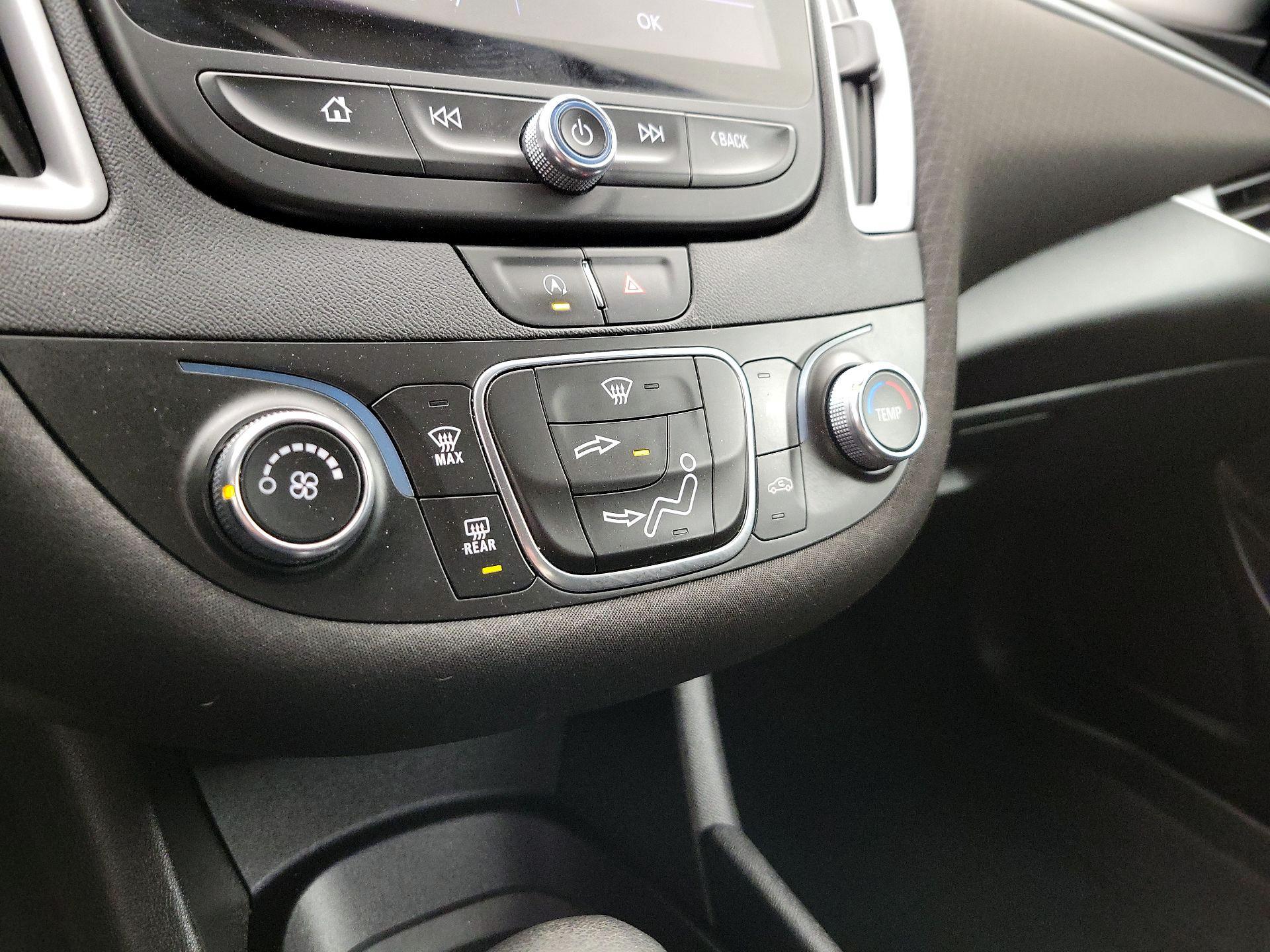 Thumbnail: 2021 Chevrolet Malibu - 16