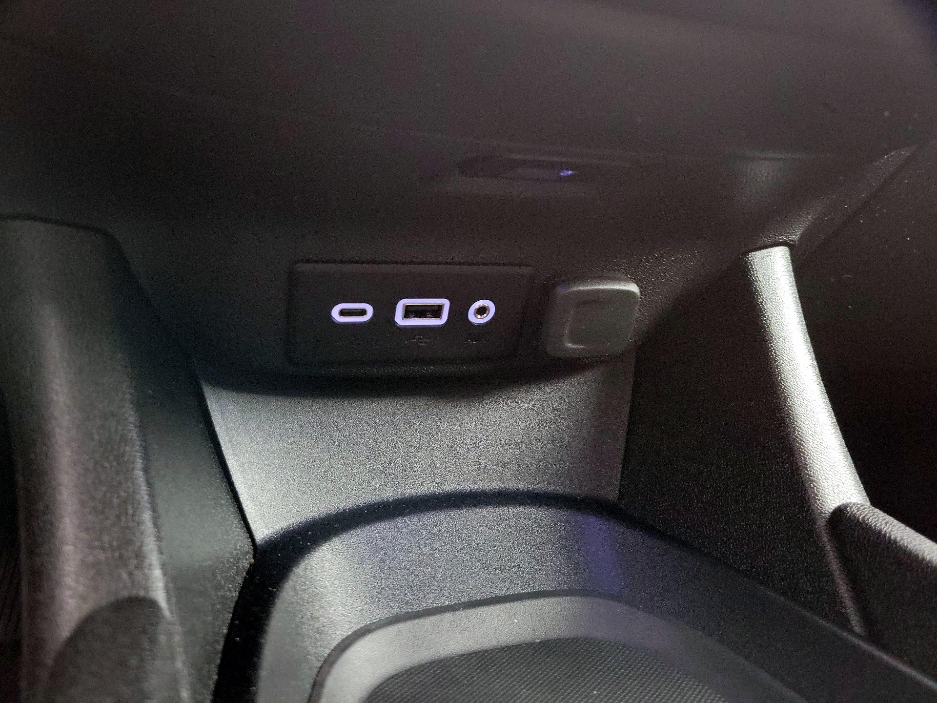 Thumbnail: 2021 Chevrolet Malibu - 18