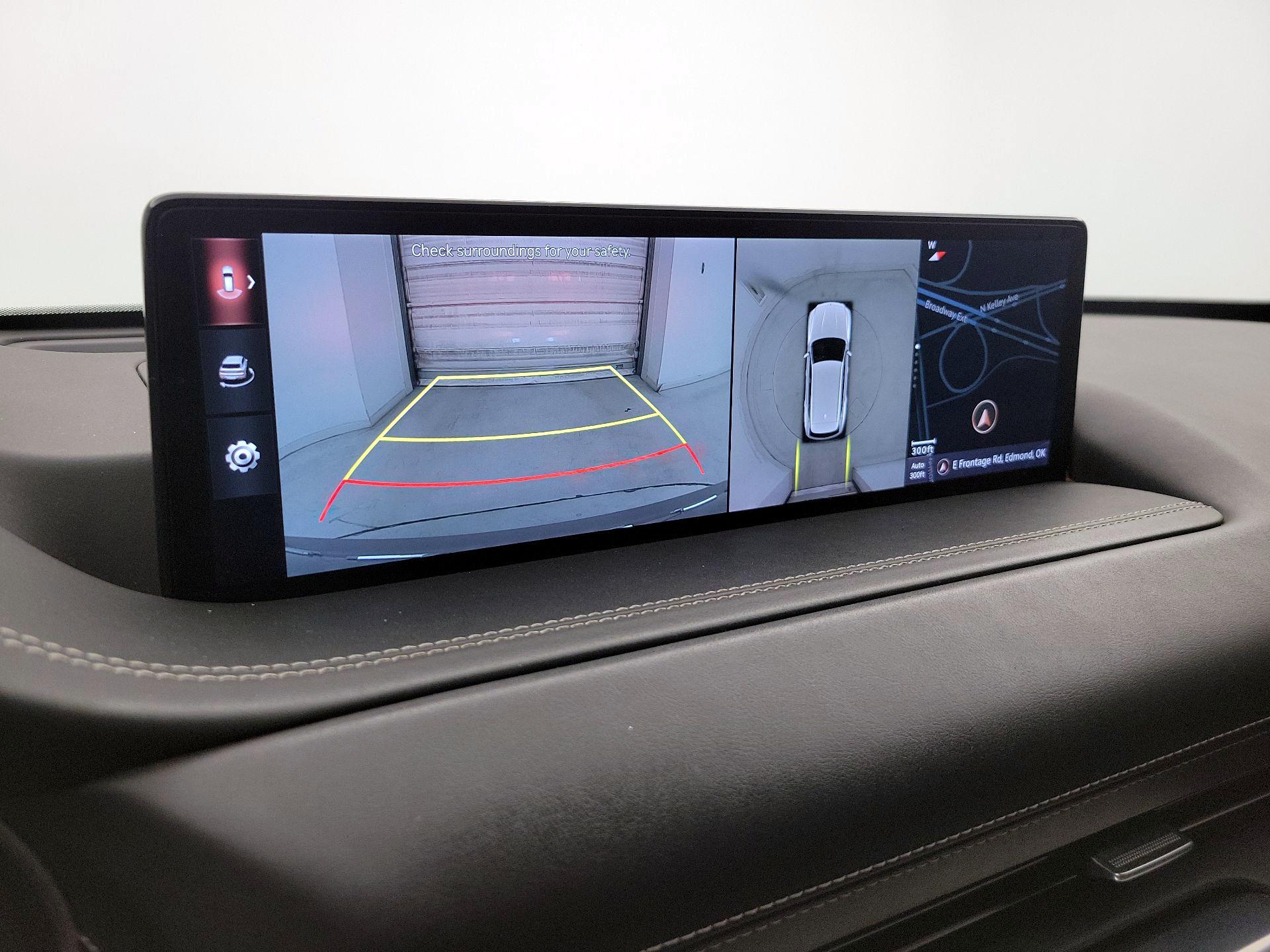 Thumbnail: 2021 Genesis GV80 - 15