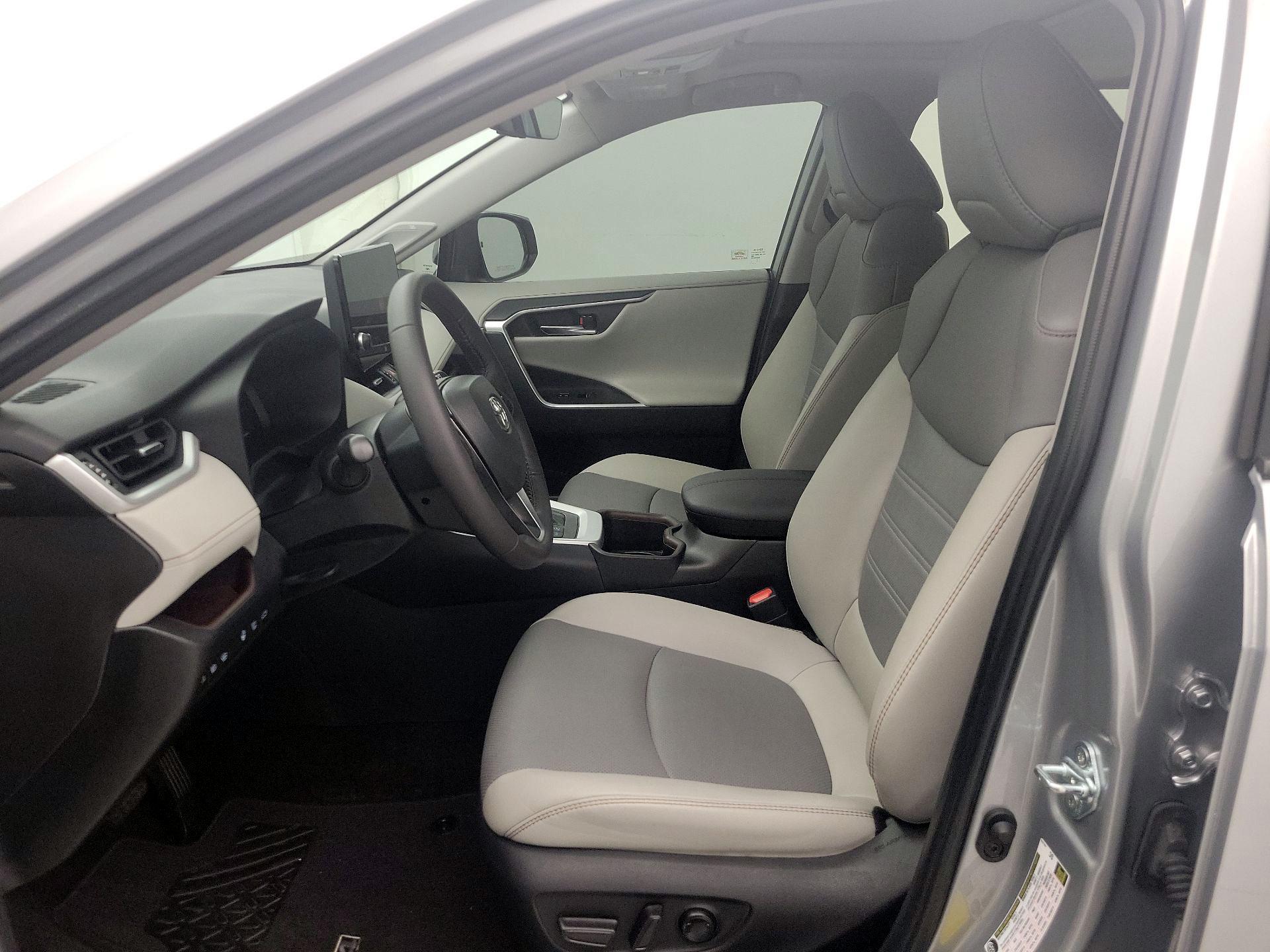 Thumbnail: 2023 Toyota RAV4 - 11