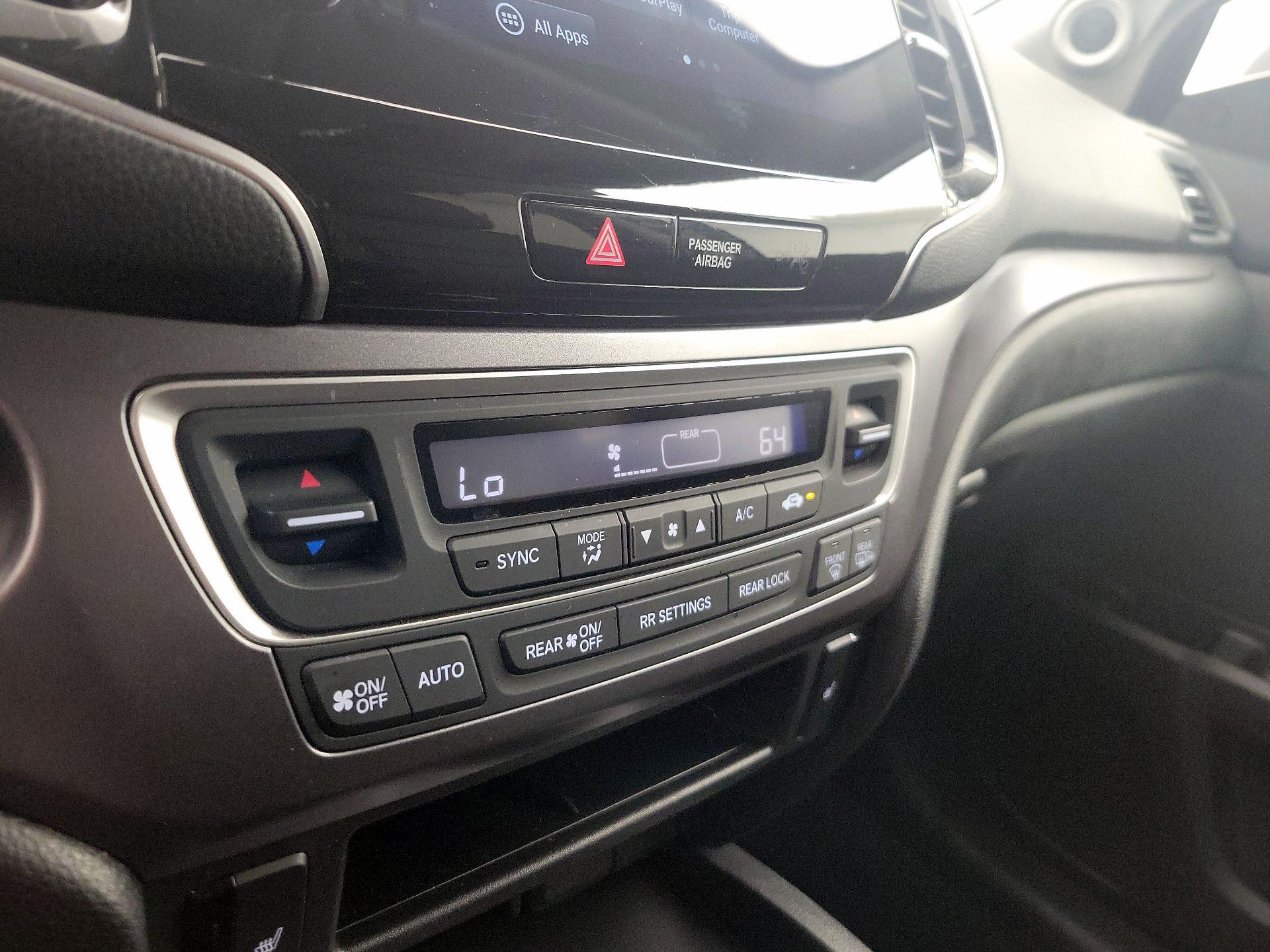 Thumbnail: 2019 Honda Pilot - 16