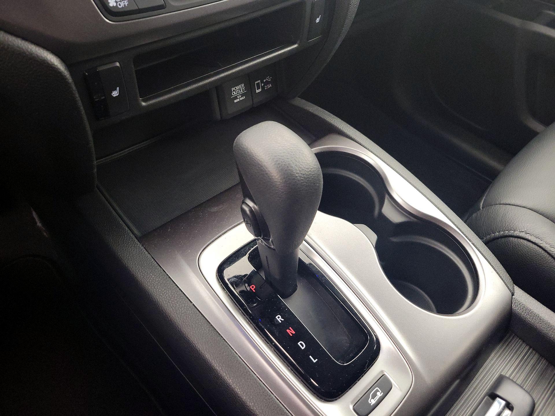 Thumbnail: 2019 Honda Pilot - 17