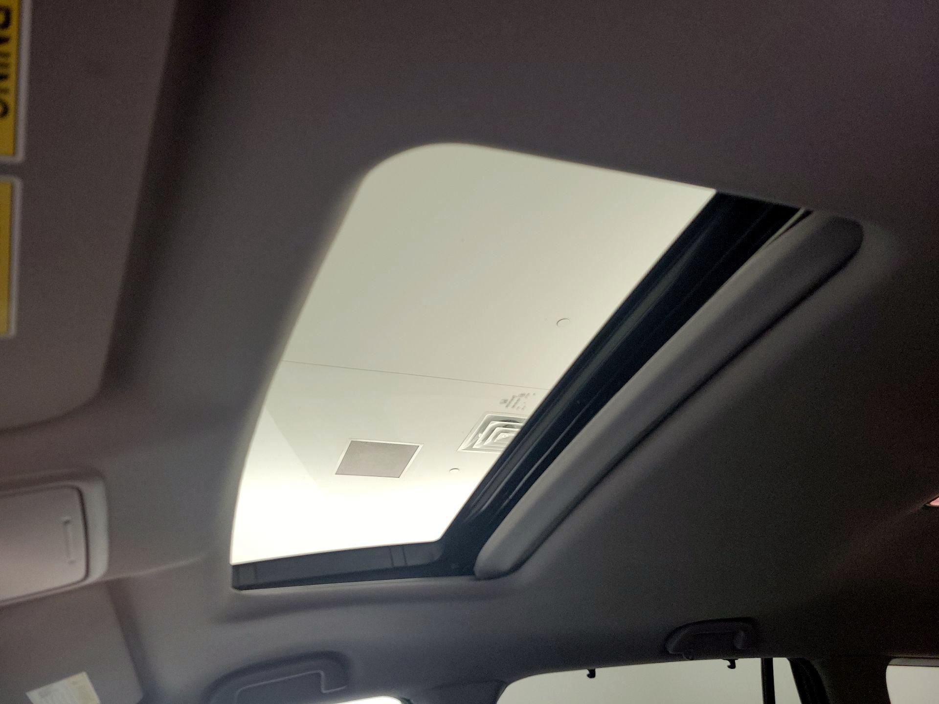 Thumbnail: 2019 Honda Pilot - 19