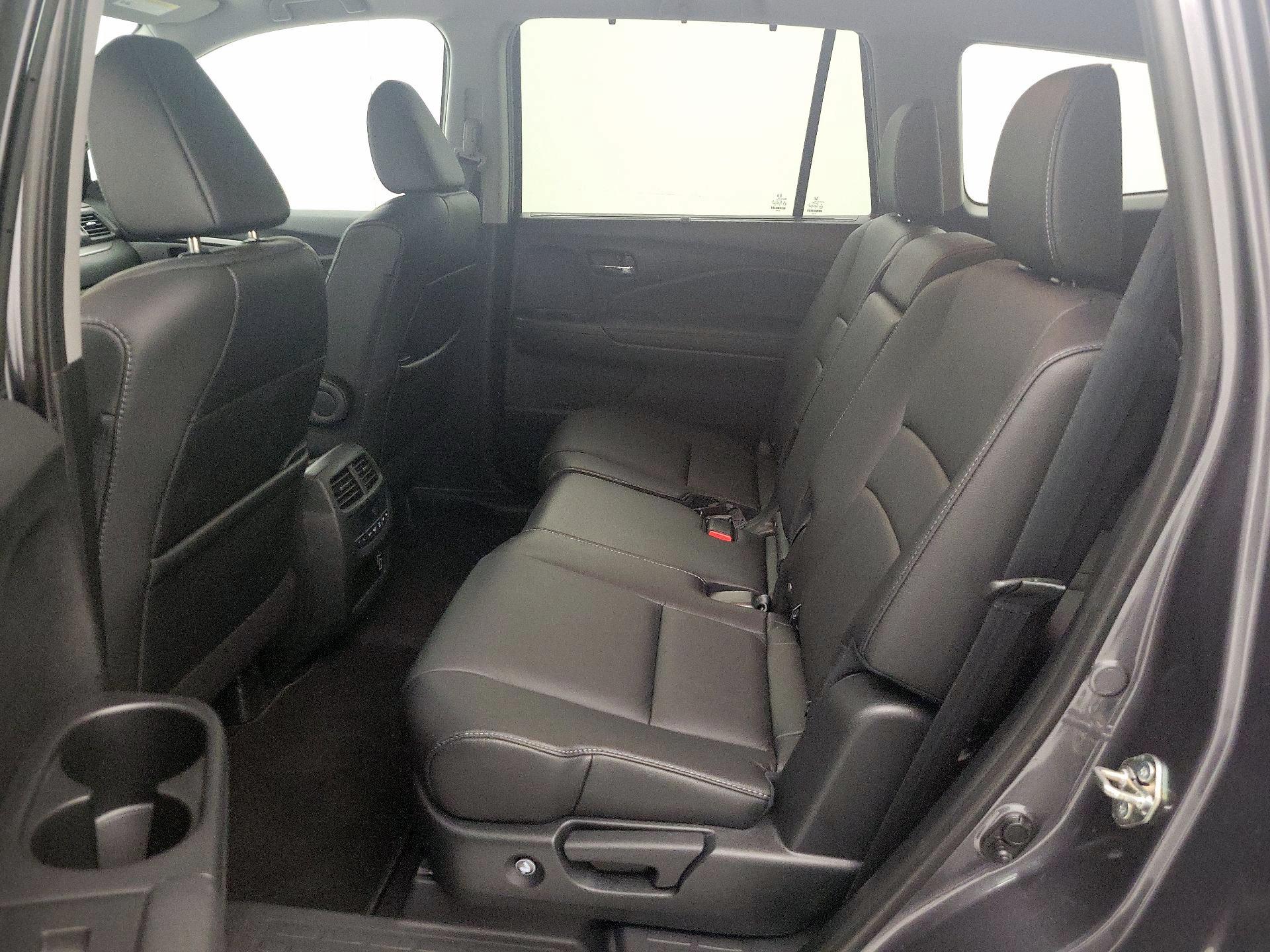 Thumbnail: 2019 Honda Pilot - 20