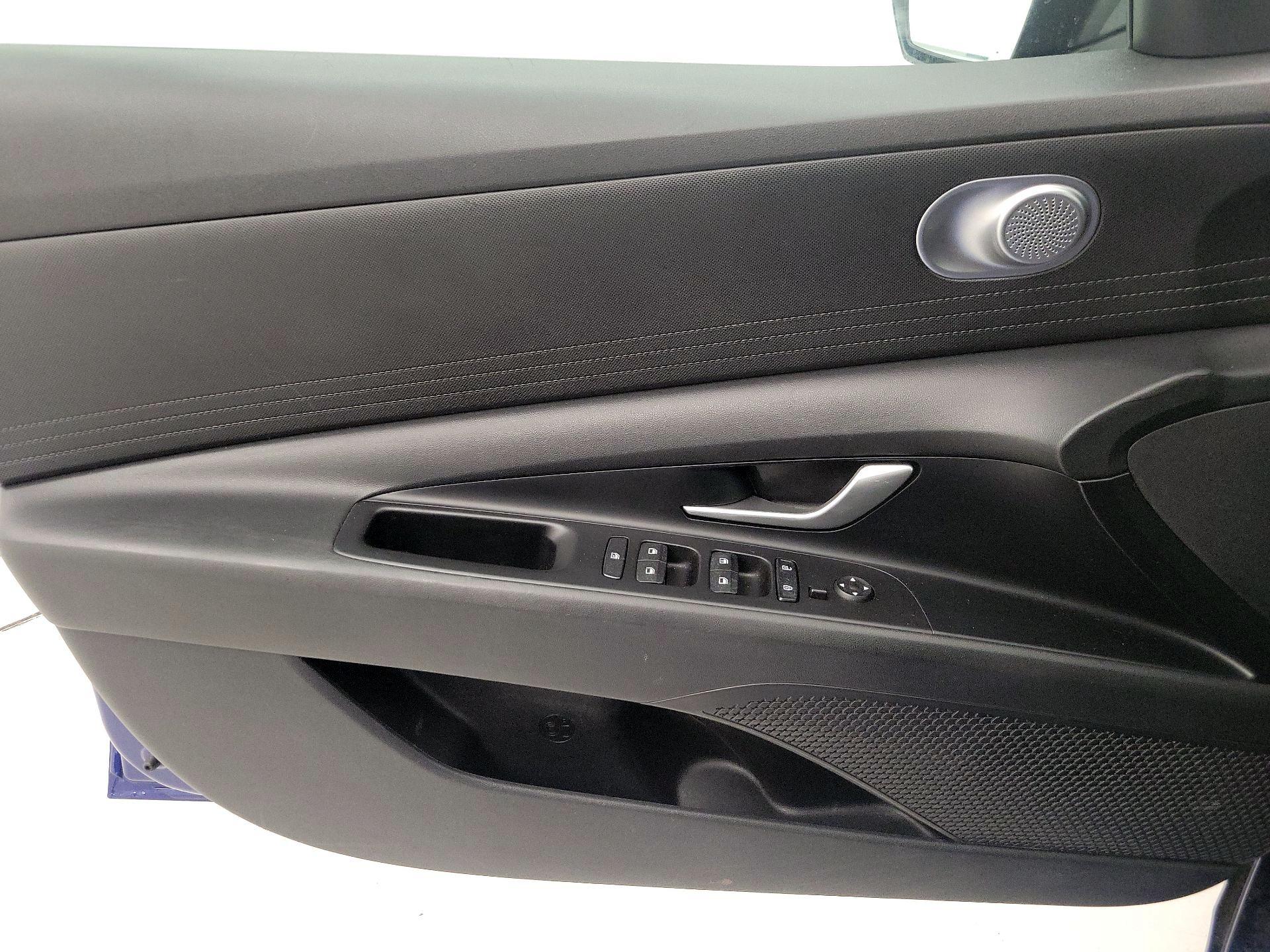 Thumbnail: 2021 Hyundai Elantra - 12