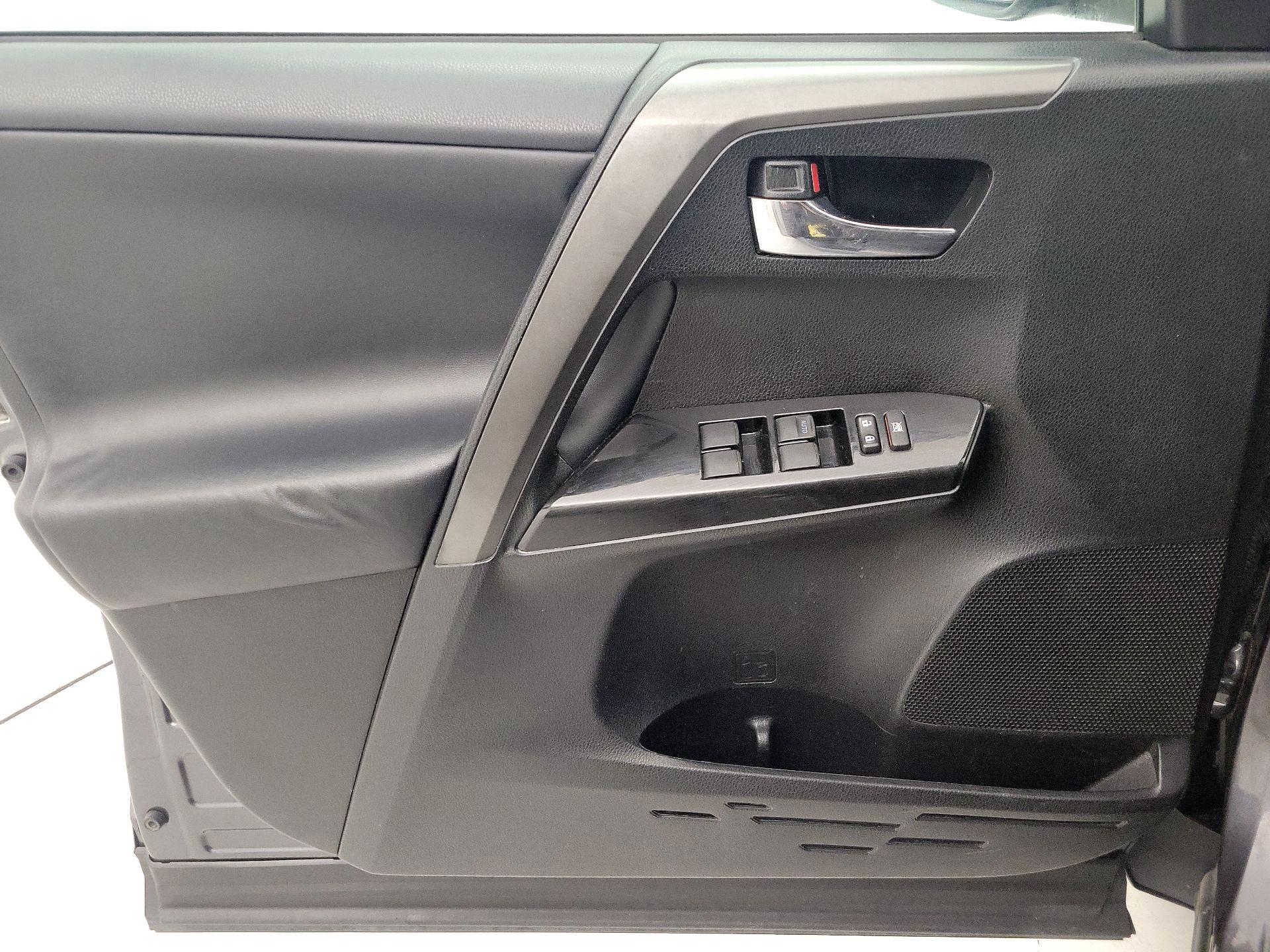 Thumbnail: 2017 Toyota RAV4 - 12