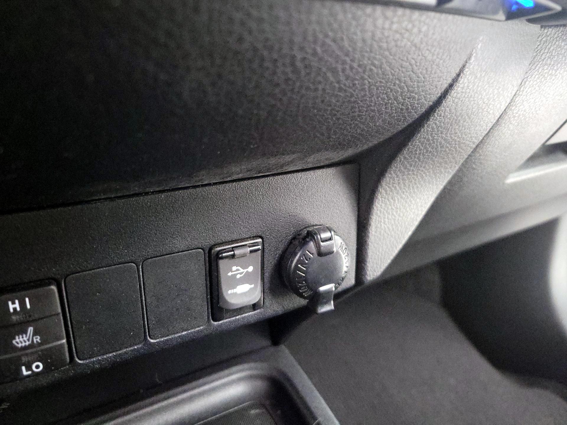 Thumbnail: 2017 Toyota RAV4 - 18