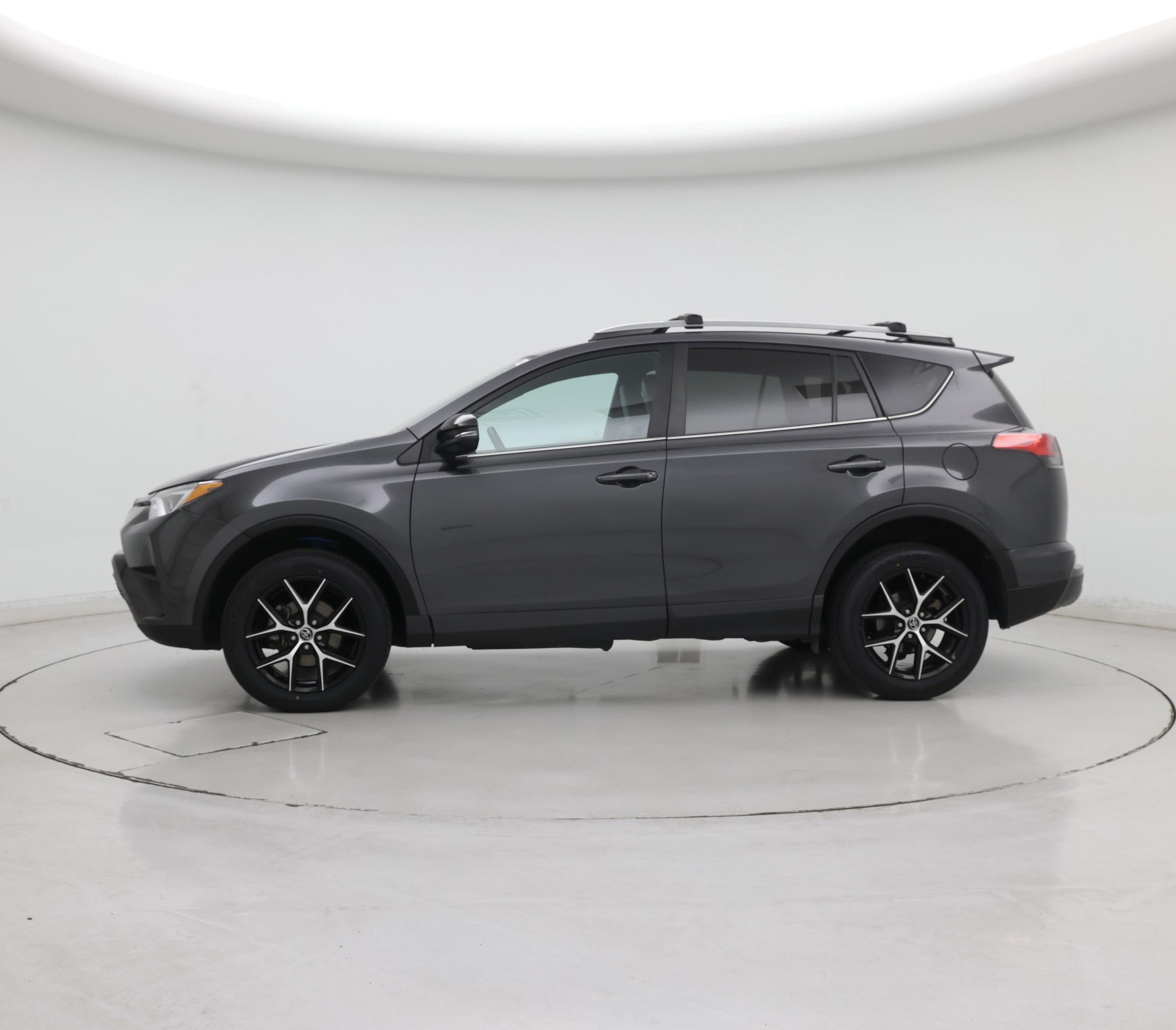 Thumbnail: 2017 Toyota RAV4 - 3