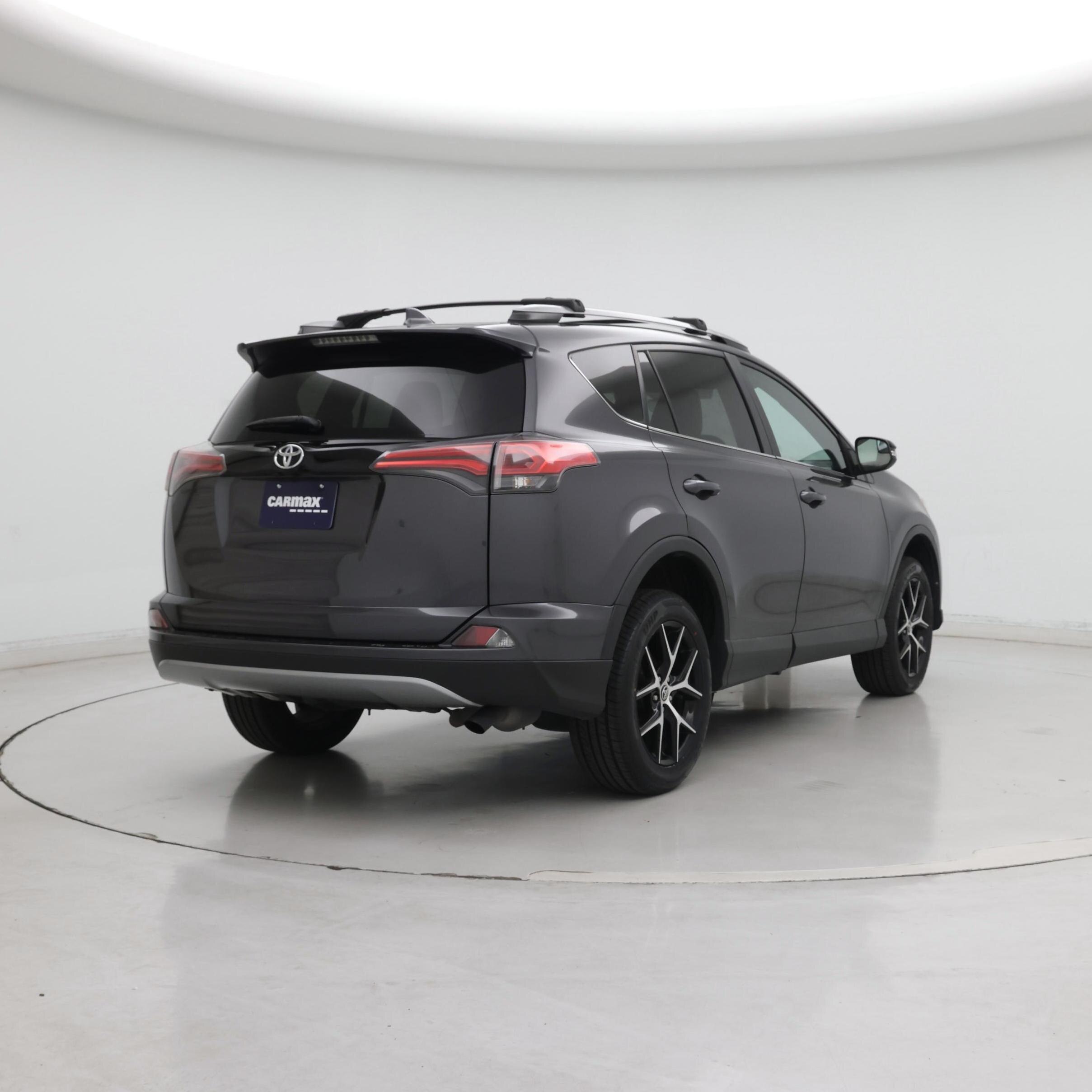 Thumbnail: 2017 Toyota RAV4 - 8