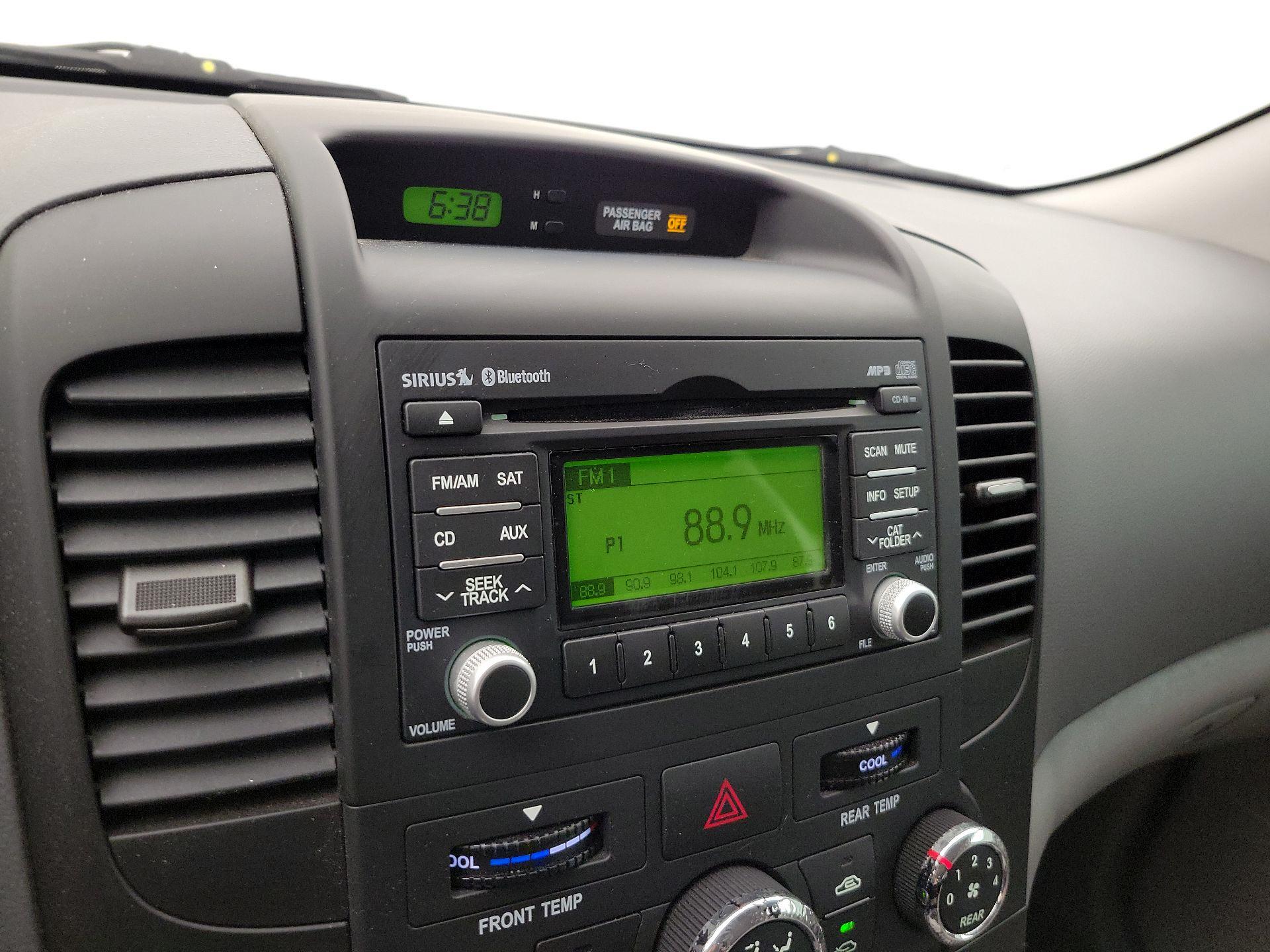 Thumbnail: 2014 Kia Sedona - 14