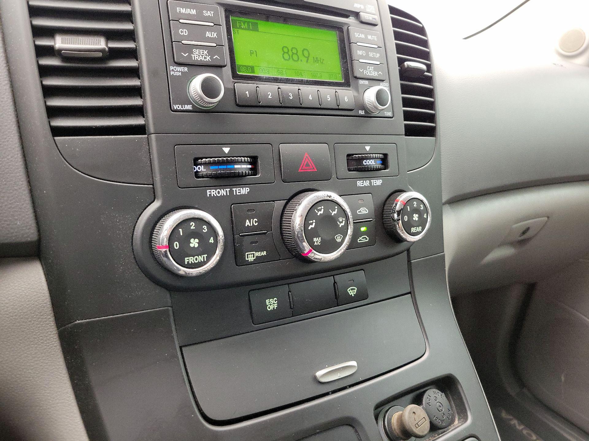 Thumbnail: 2014 Kia Sedona - 15