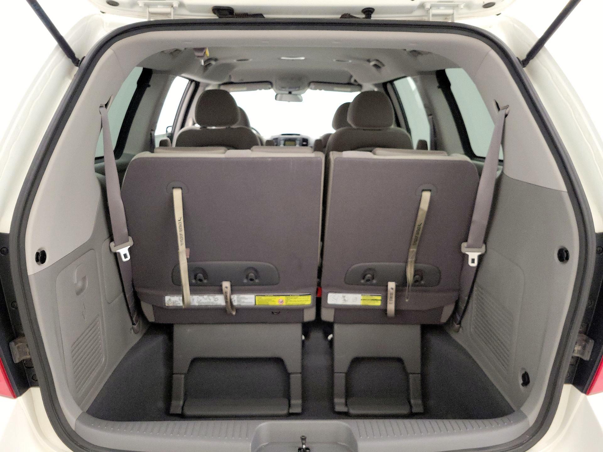 Thumbnail: 2014 Kia Sedona - 20