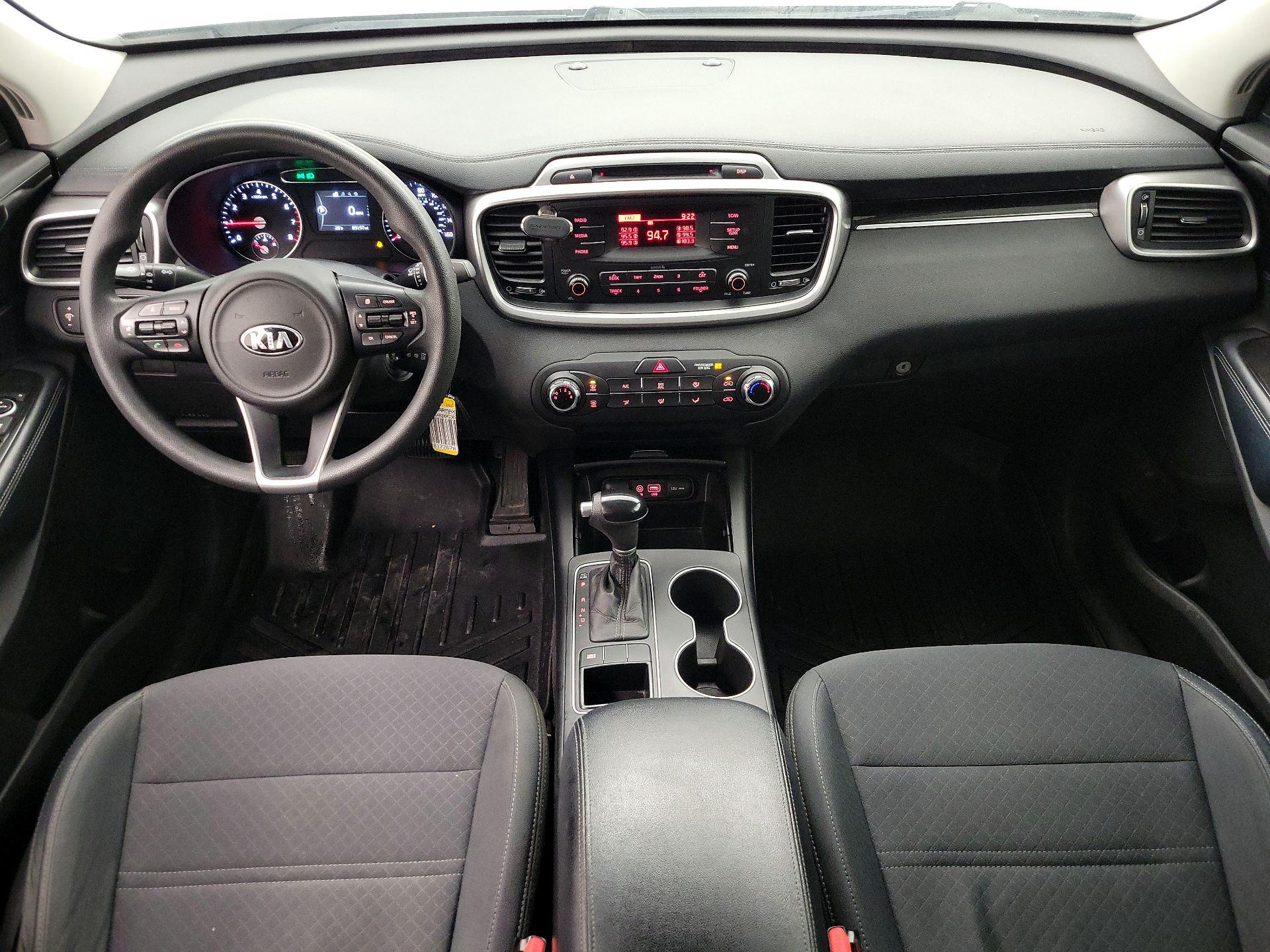 Thumbnail: 2017 Kia Sorento - 9